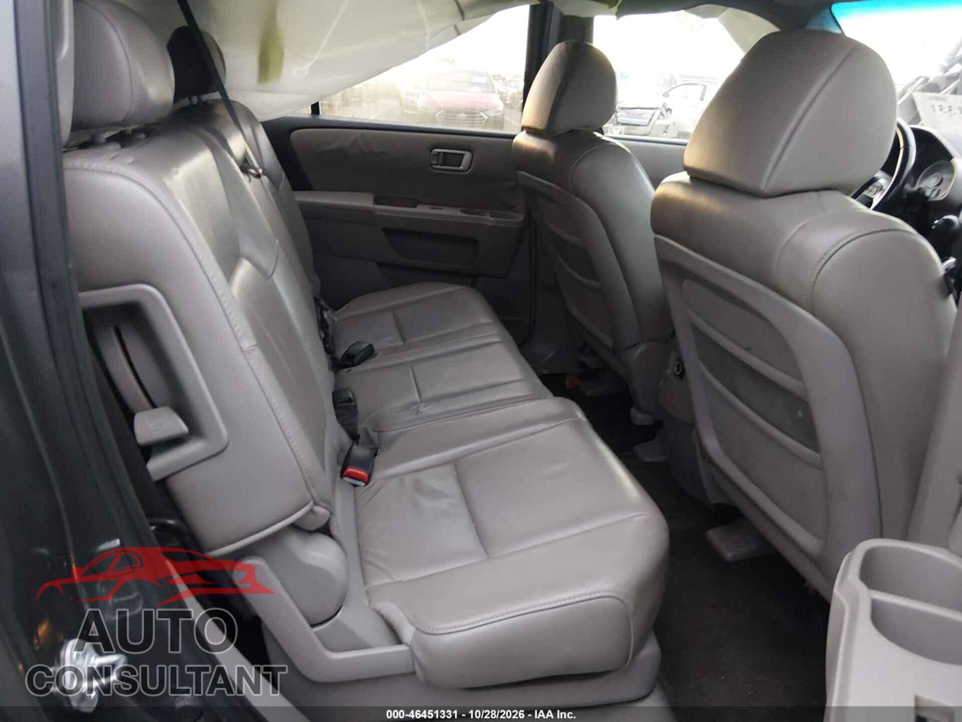 HONDA PILOT 2011 - 5FNYF3H5XBB016973