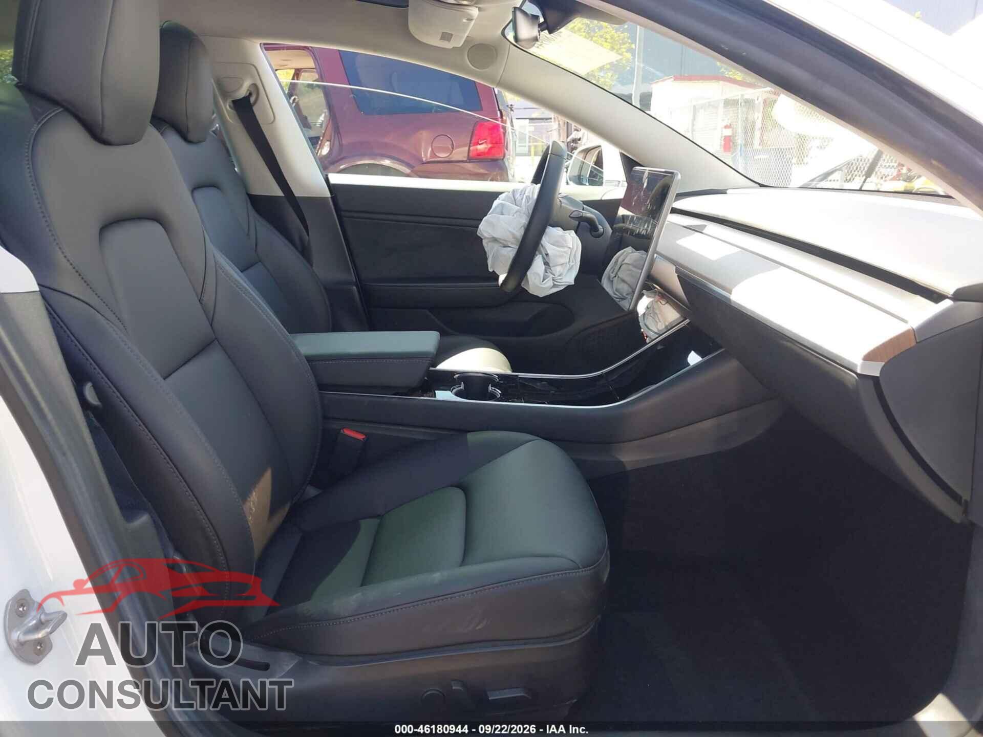 TESLA MODEL 3 2019 - 5YJ3E1EB3KF511530