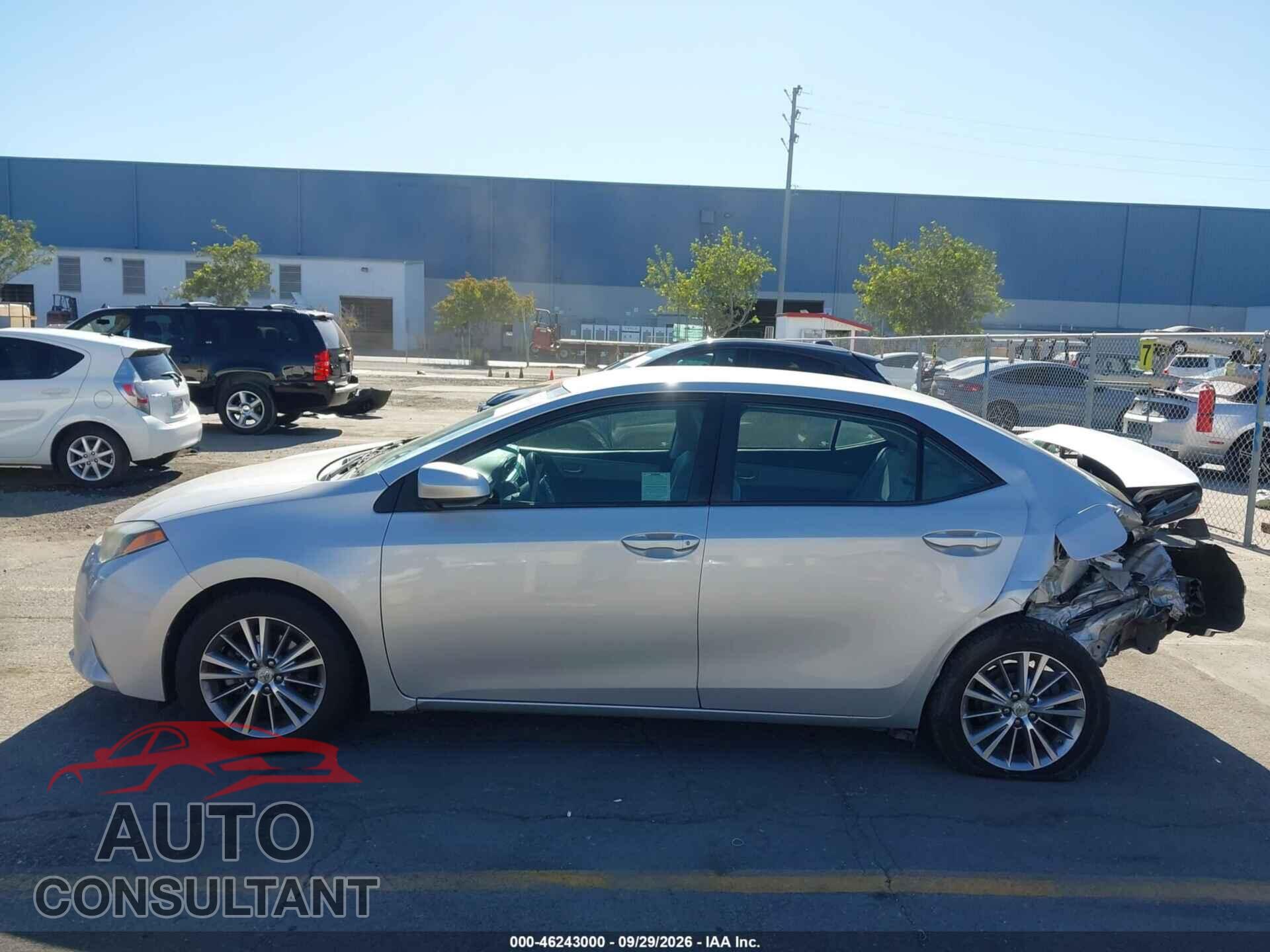 TOYOTA COROLLA 2015 - 5YFBURHE6FP285738