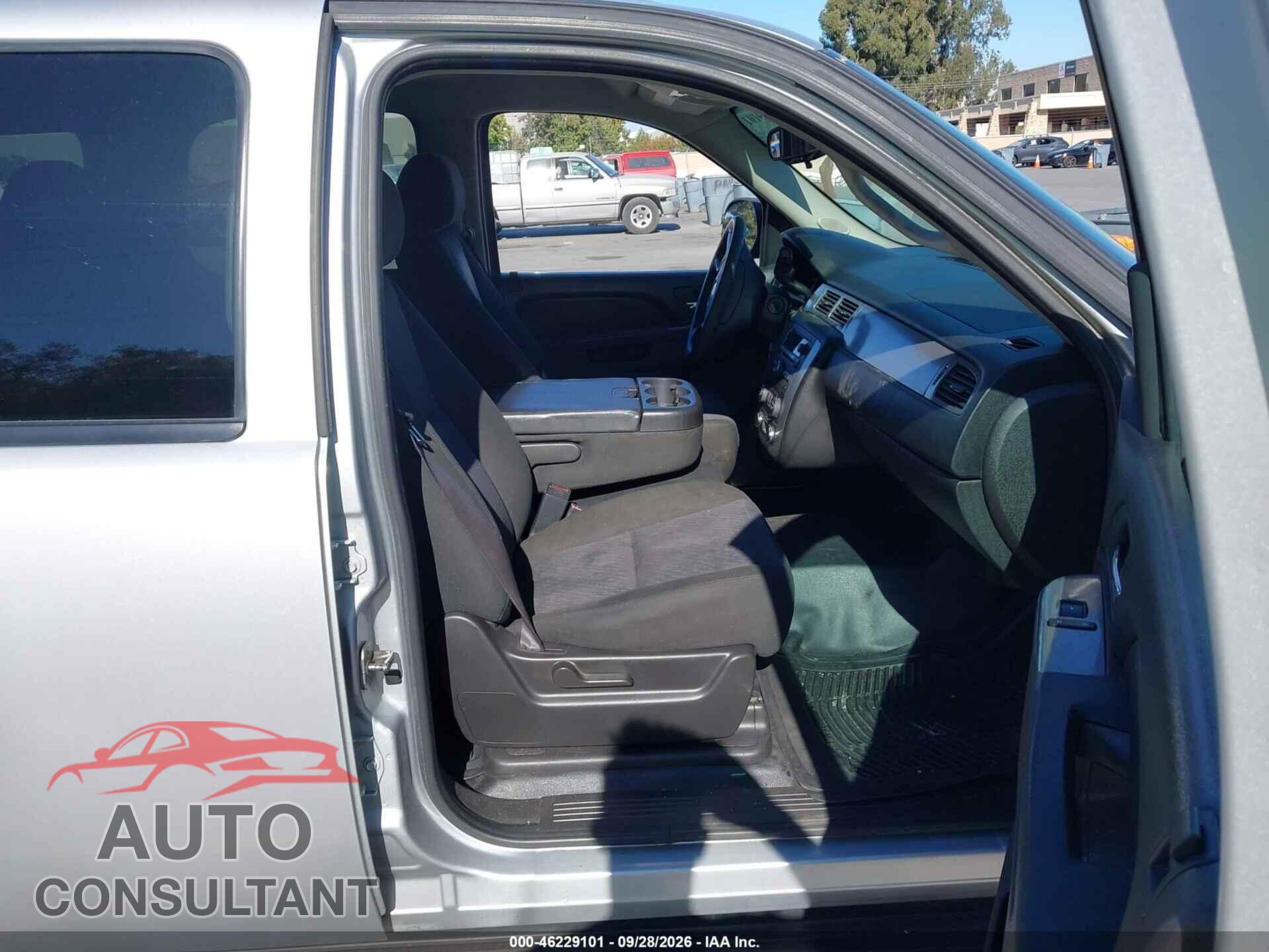 CHEVROLET TAHOE 2012 - 1GNSC4E04CR112680