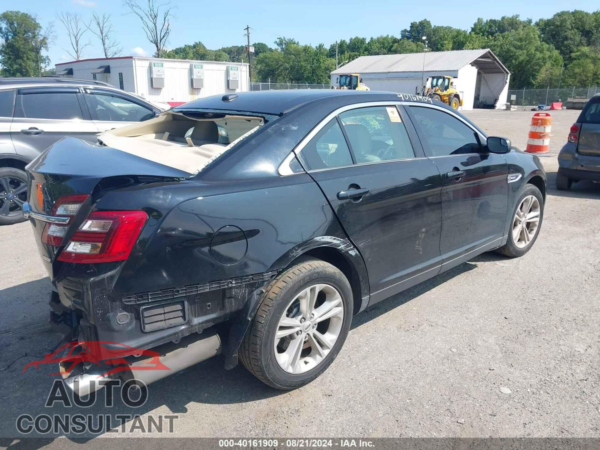 FORD TAURUS 2017 - 1FAHP2D88HG111608