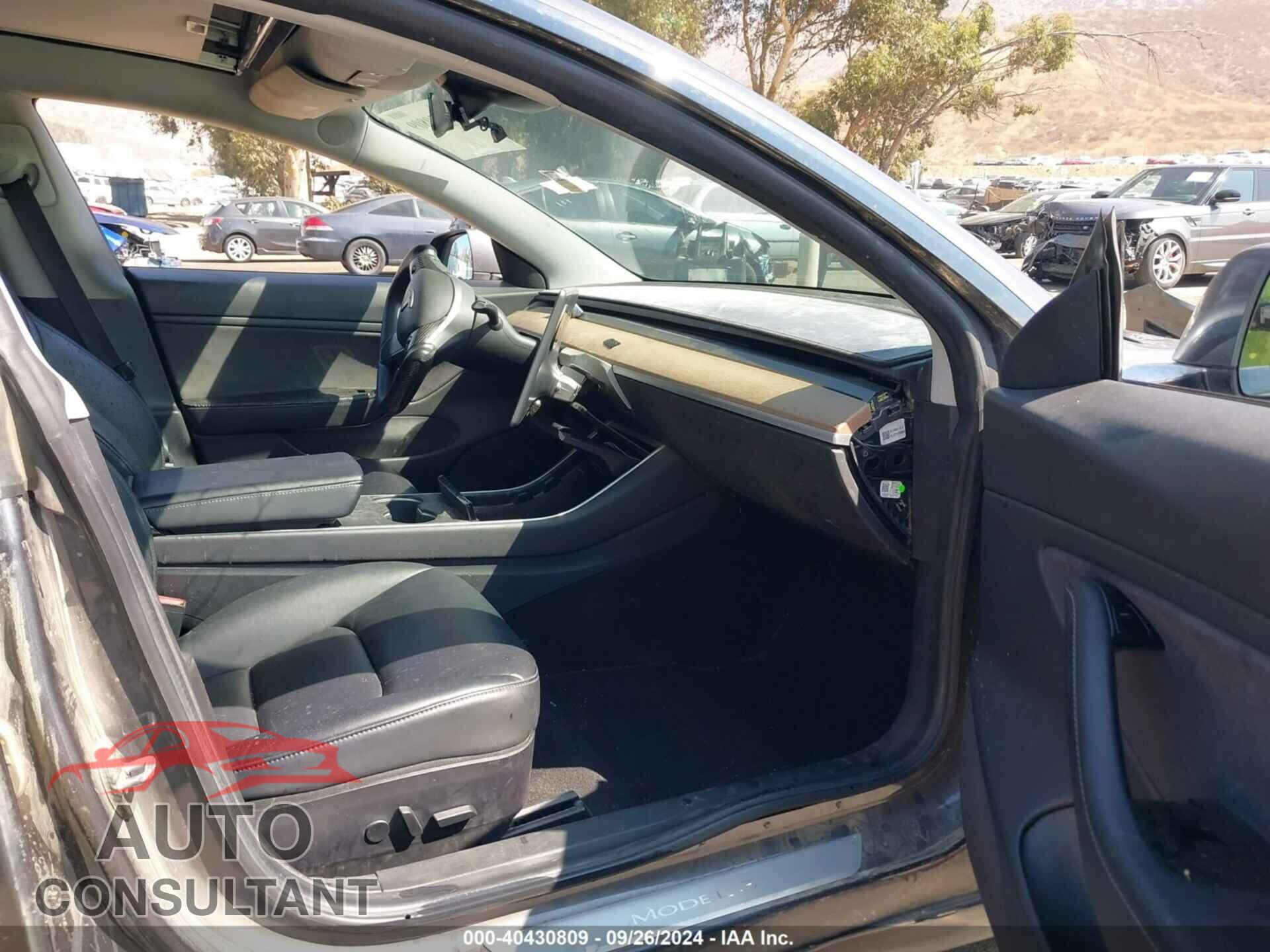 TESLA MODEL 3 2019 - 5YJ3E1EB1KF432647