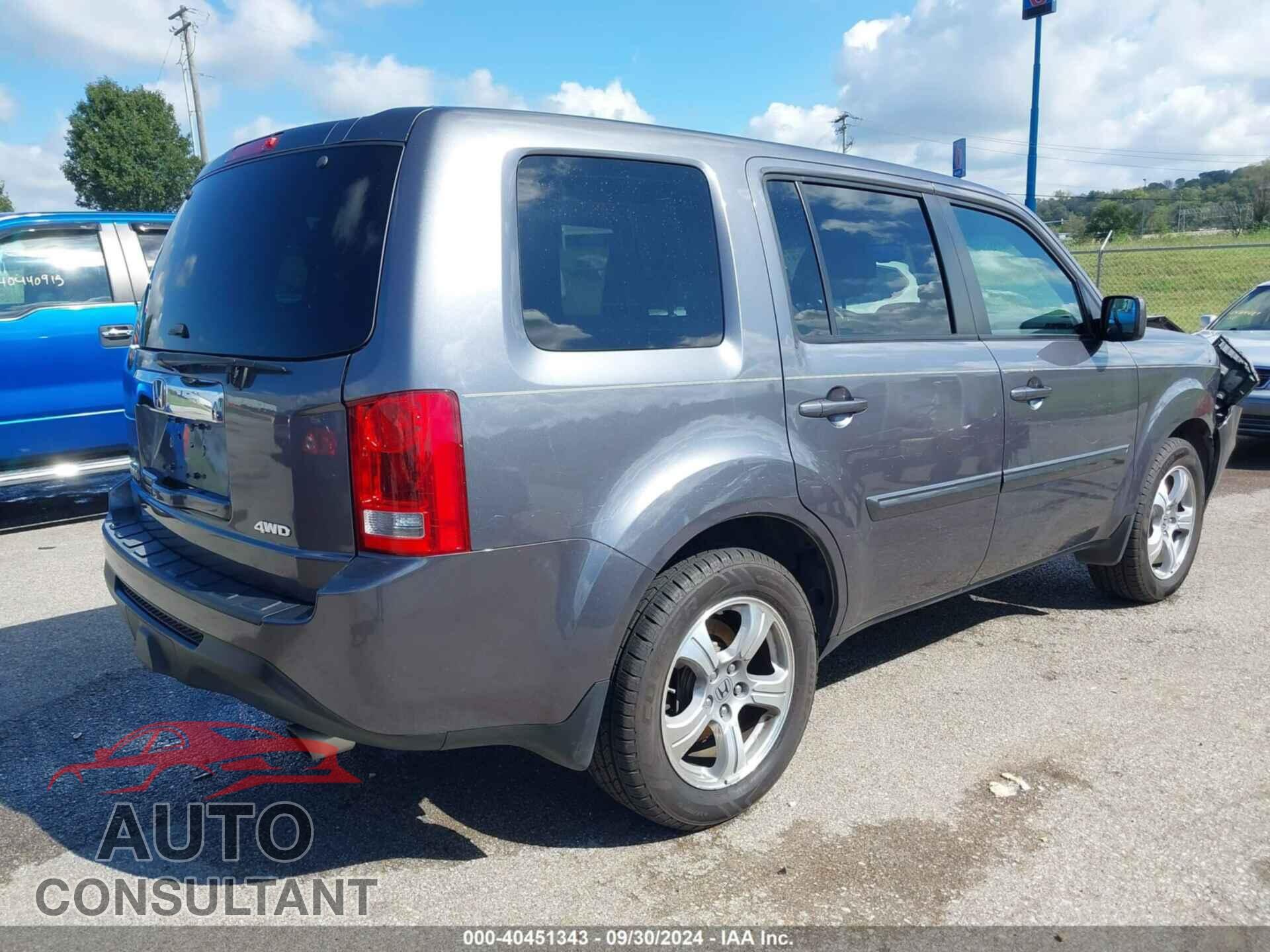 HONDA PILOT 2015 - 5FNYF4H55FB007335