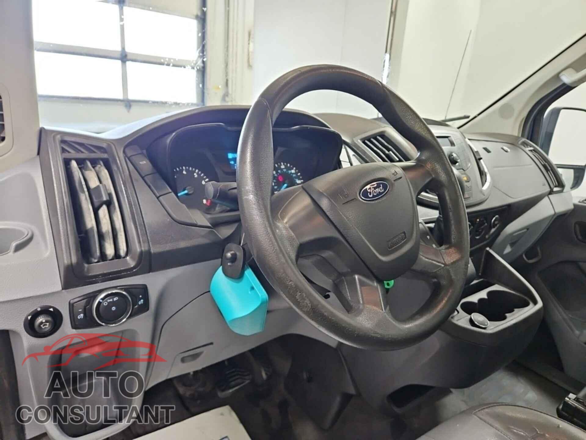 FORD TRANSIT-150 2017 - 1FTYE2CM8HKA38493