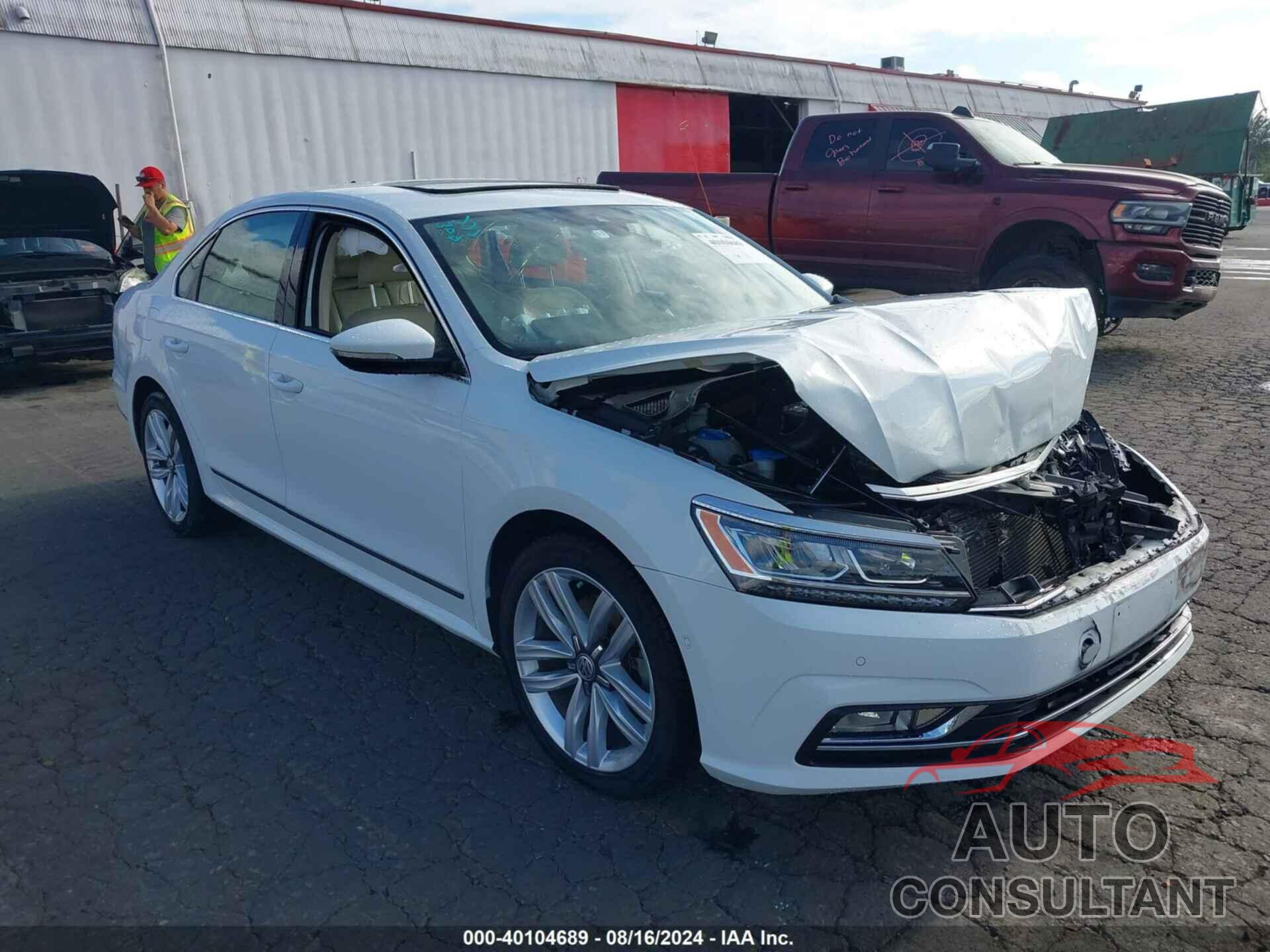 VOLKSWAGEN PASSAT 2017 - 1VWCT7A32HC056583