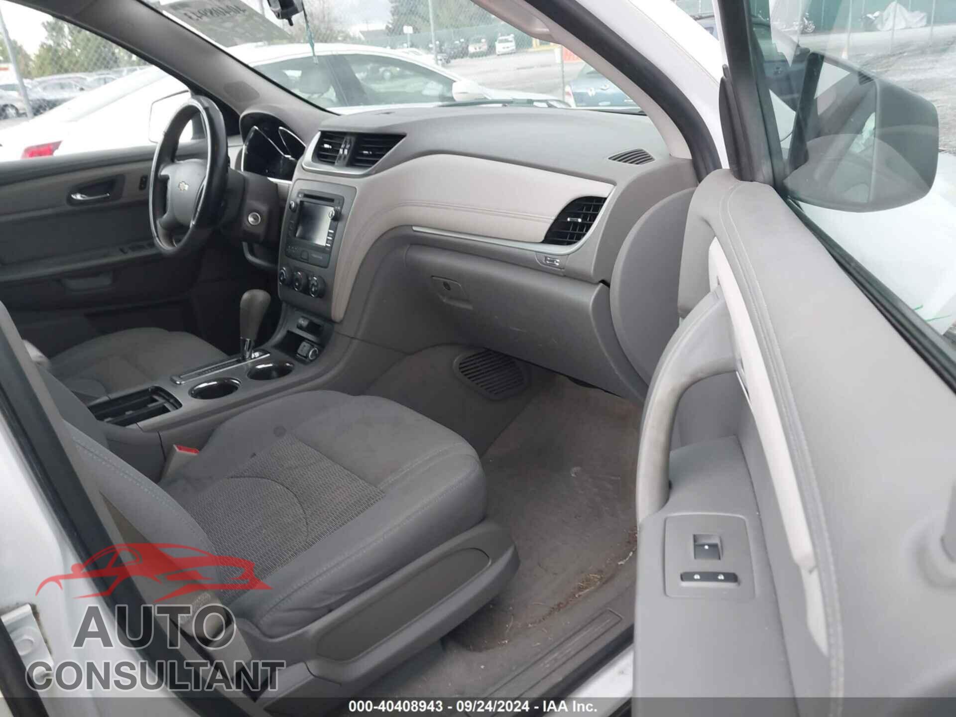 CHEVROLET TRAVERSE 2017 - 1GNKRFKD4HJ144228