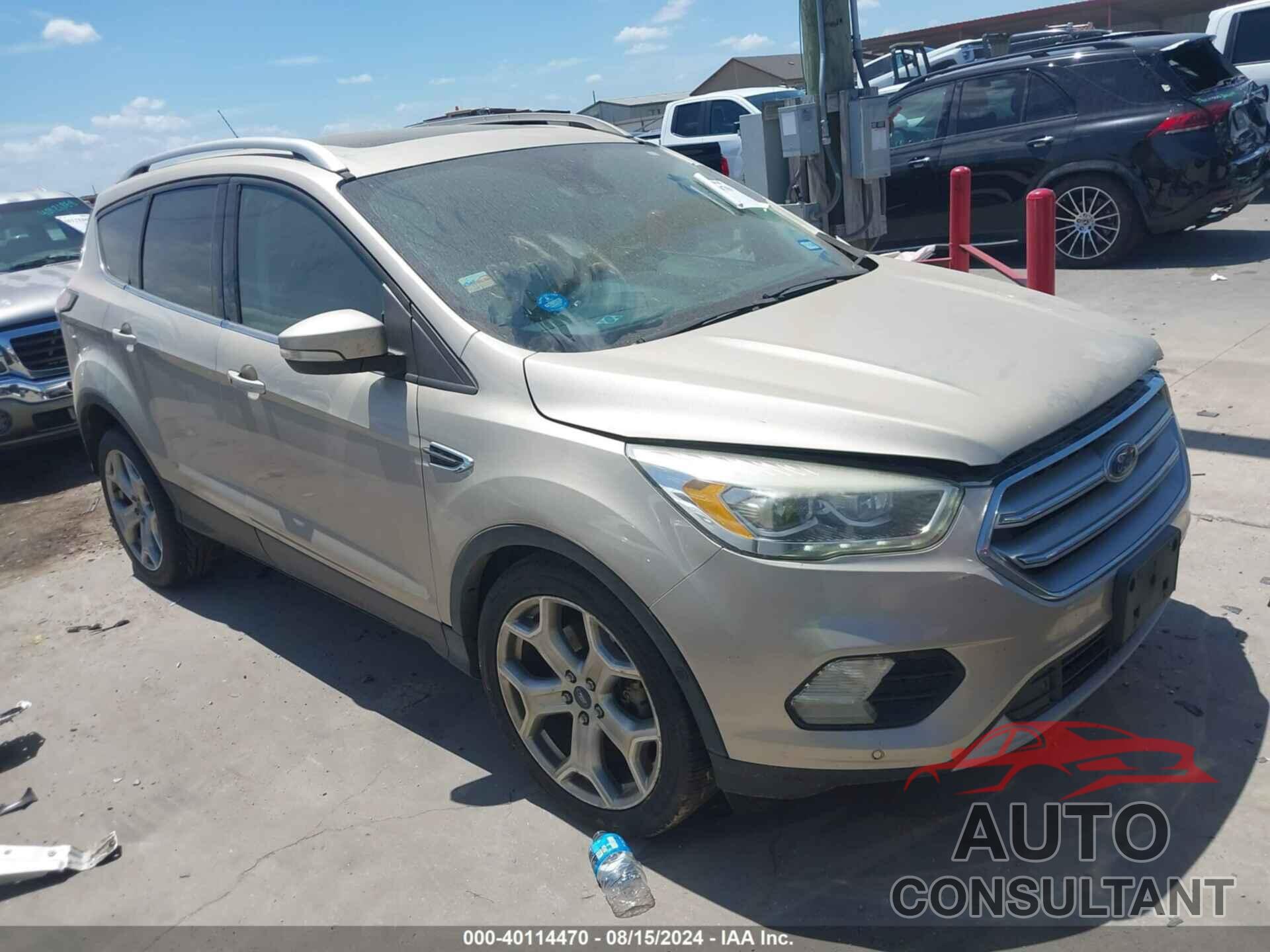 FORD ESCAPE 2017 - 1FMCU0J9XHUA49902