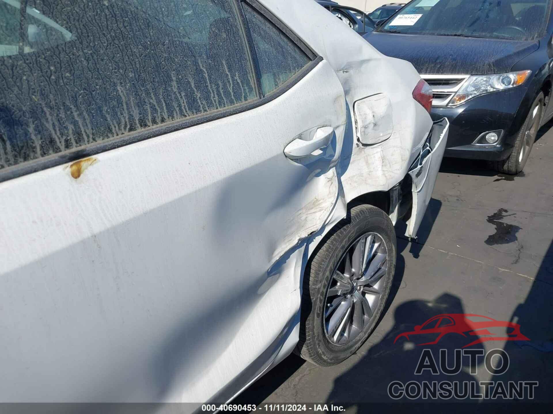 TOYOTA COROLLA 2015 - 5YFBURHE5FP364768
