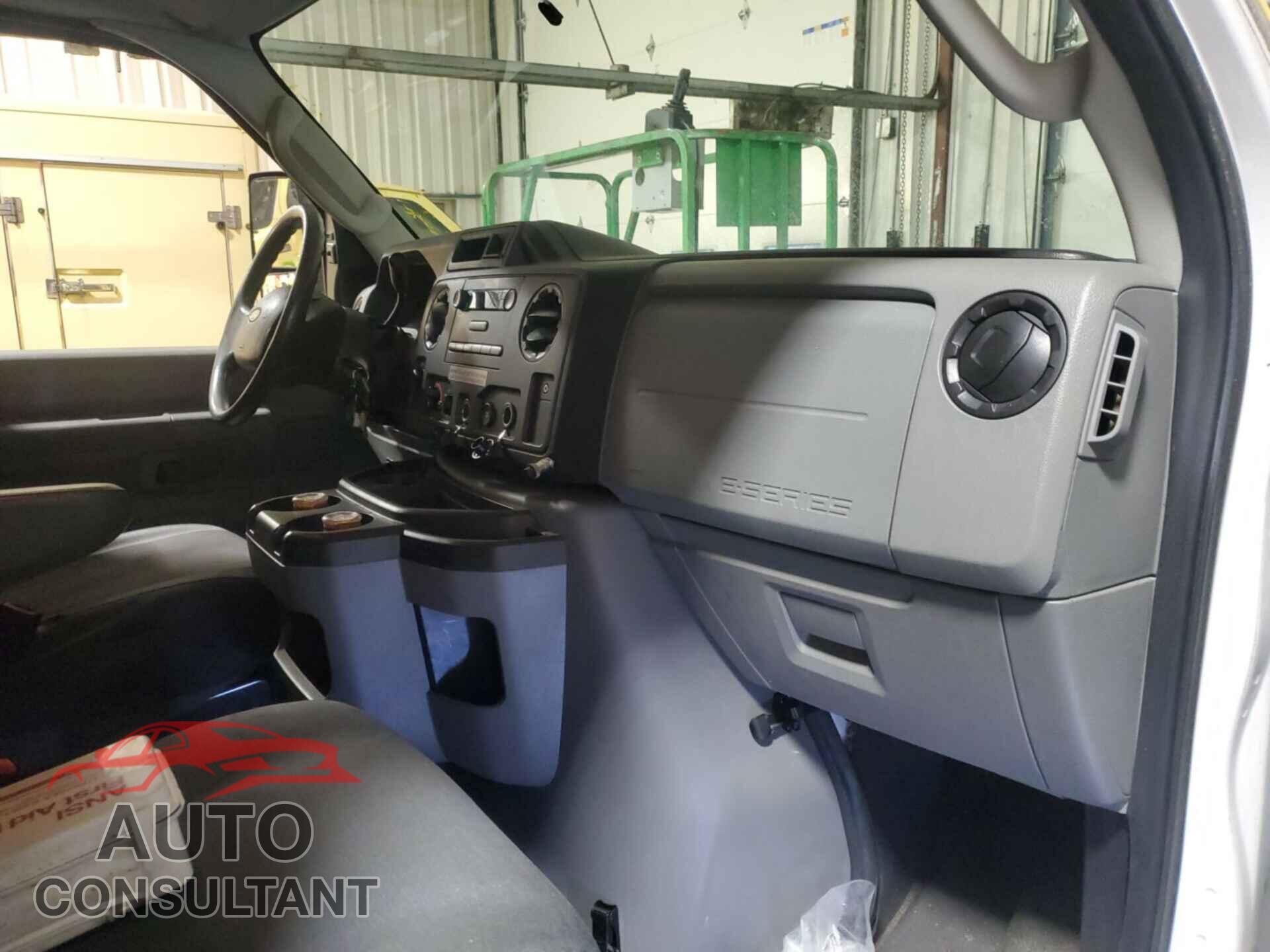 FORD ECONOLINE 2018 - 1FDXE4FS3JDC33215