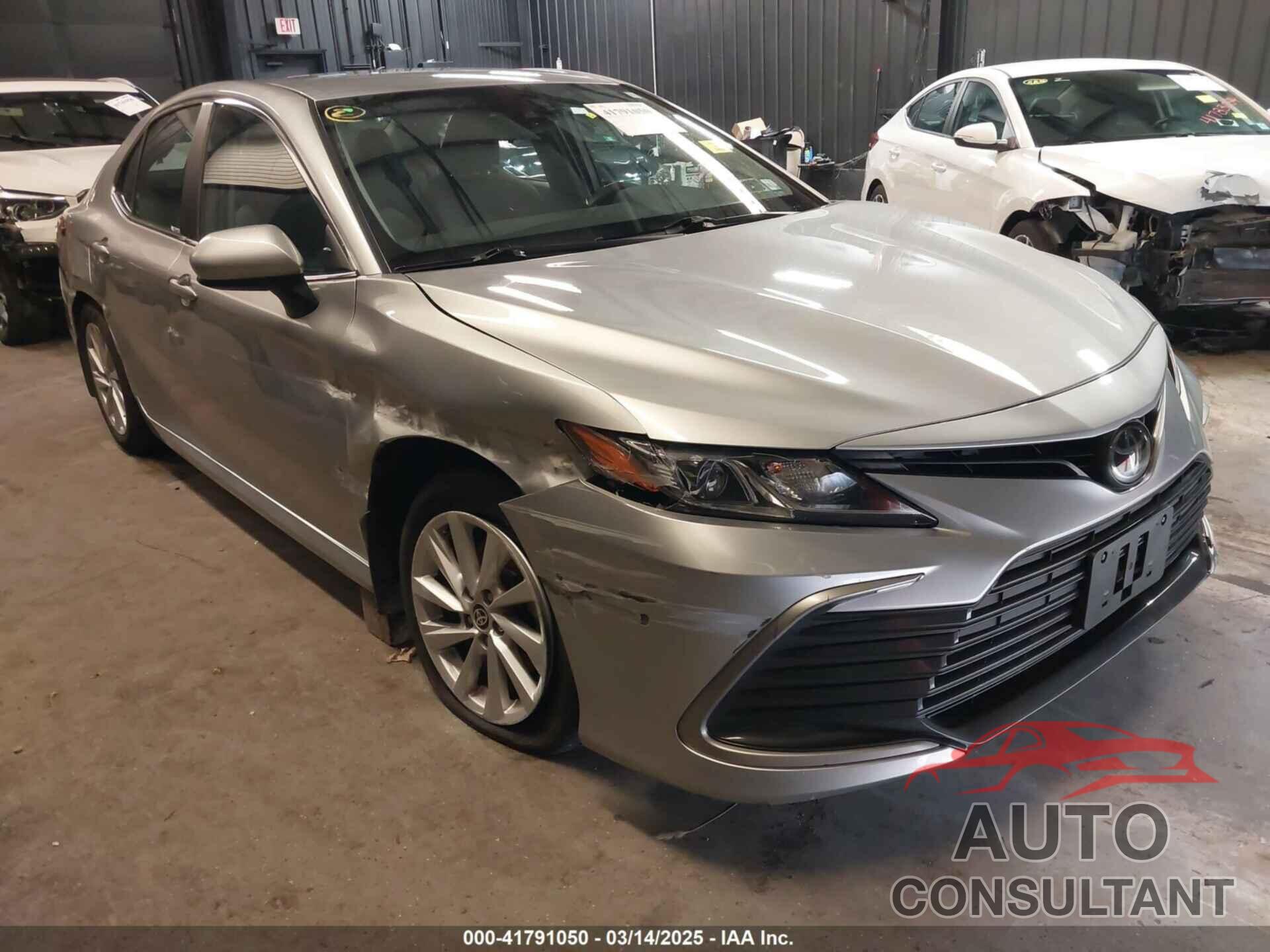 TOYOTA CAMRY 2021 - 4T1C11AK2MU567417