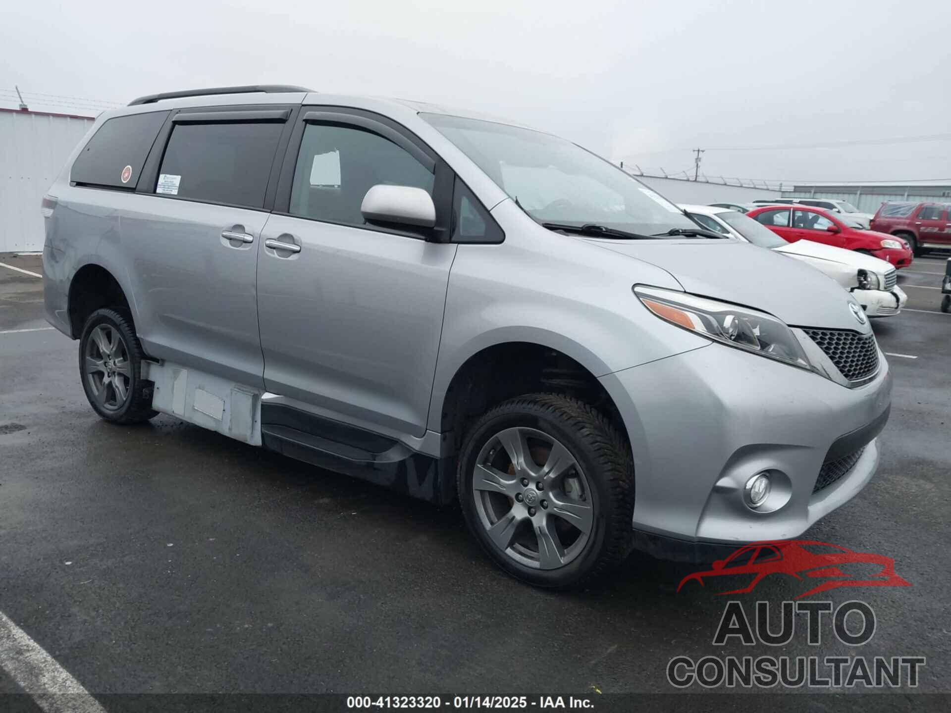 TOYOTA SIENNA 2017 - 5TDXZ3DC4HS806247