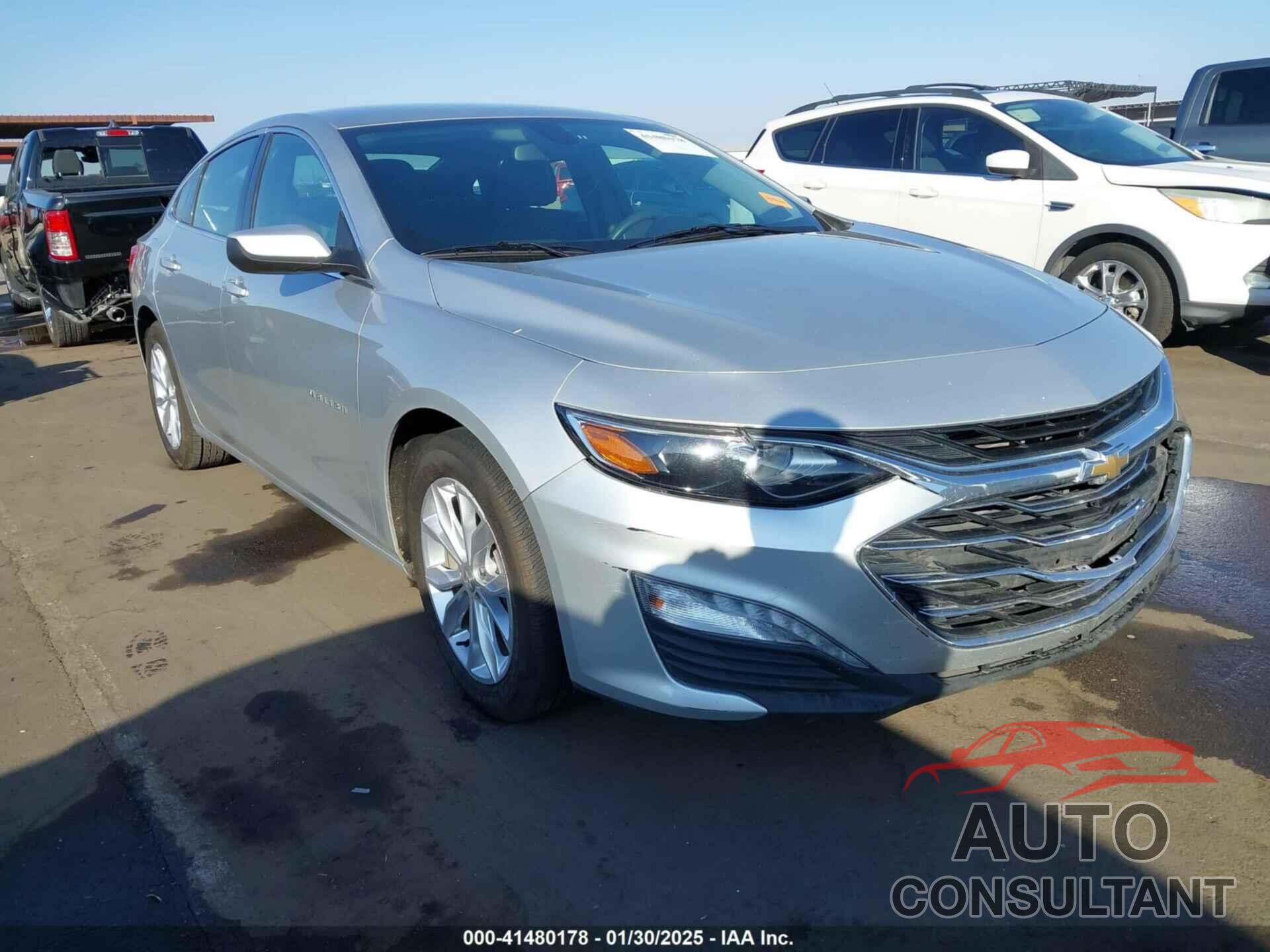 CHEVROLET MALIBU 2020 - 1G1ZD5ST5LF004779