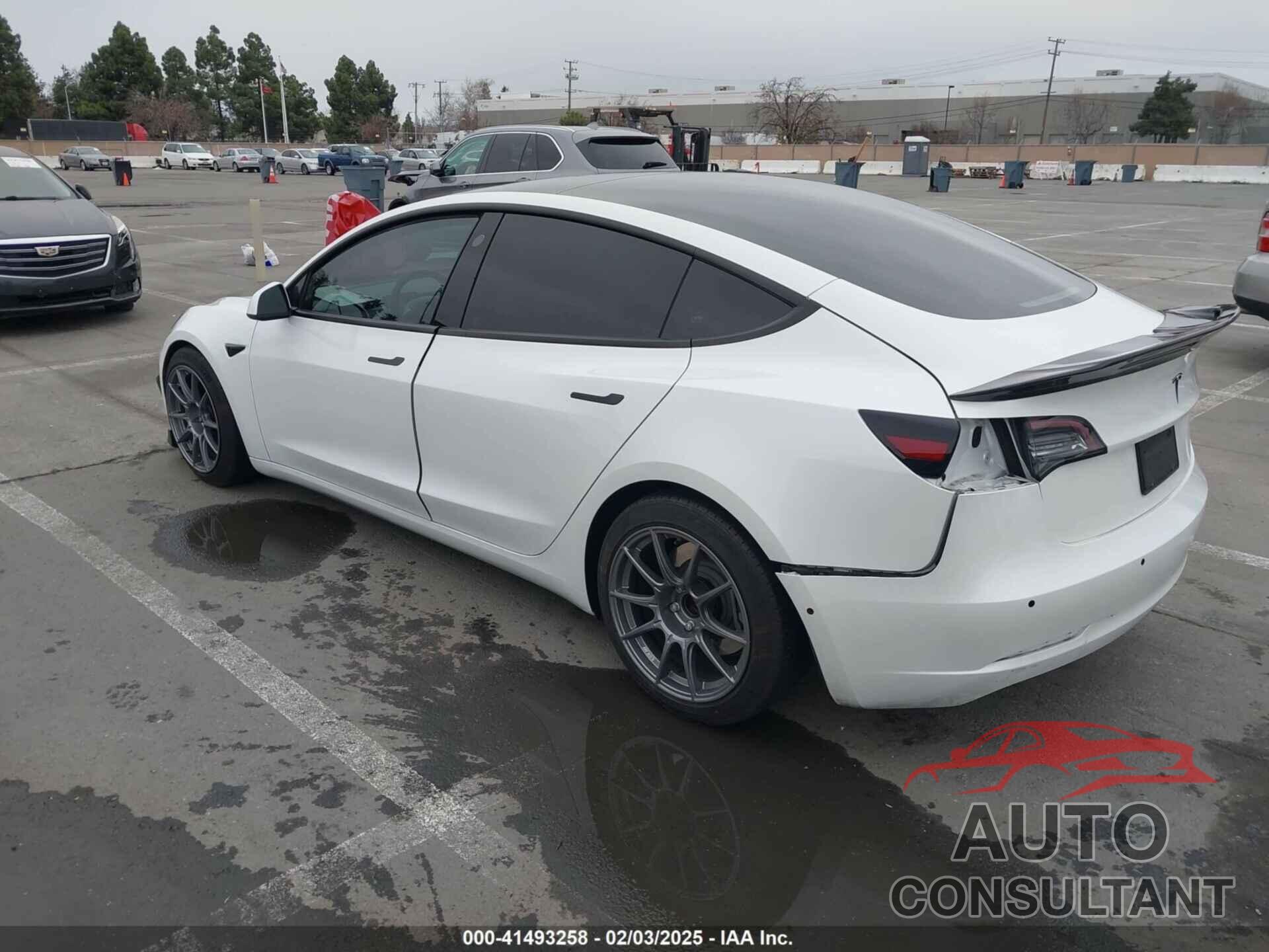 TESLA MODEL 3 2021 - 5YJ3E1EA9MF051204