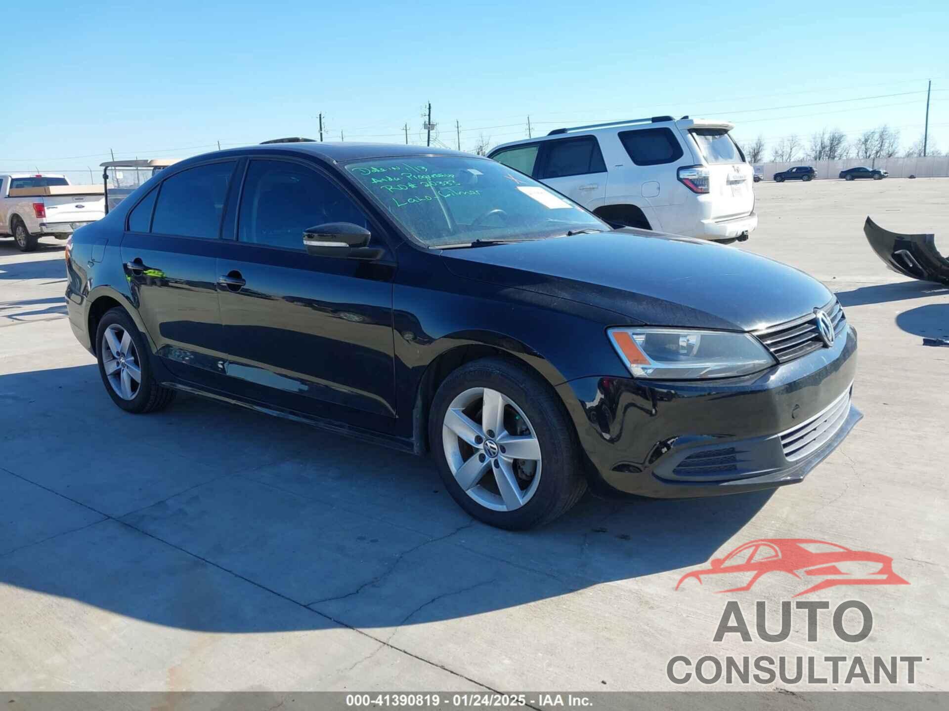 VOLKSWAGEN JETTA 2011 - 3VWLL7AJ8BM053370