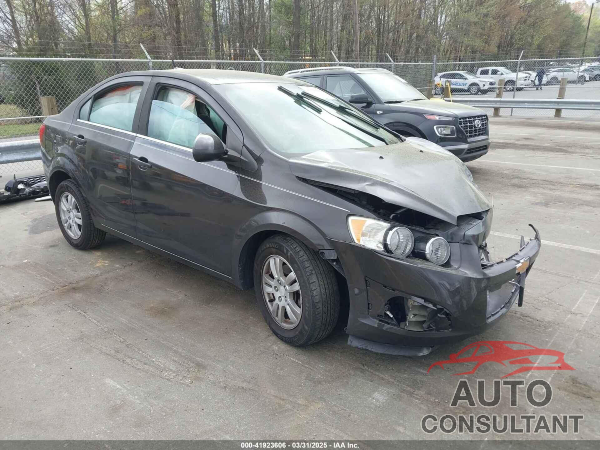 CHEVROLET SONIC 2013 - 1G1JC5SH9D4193932