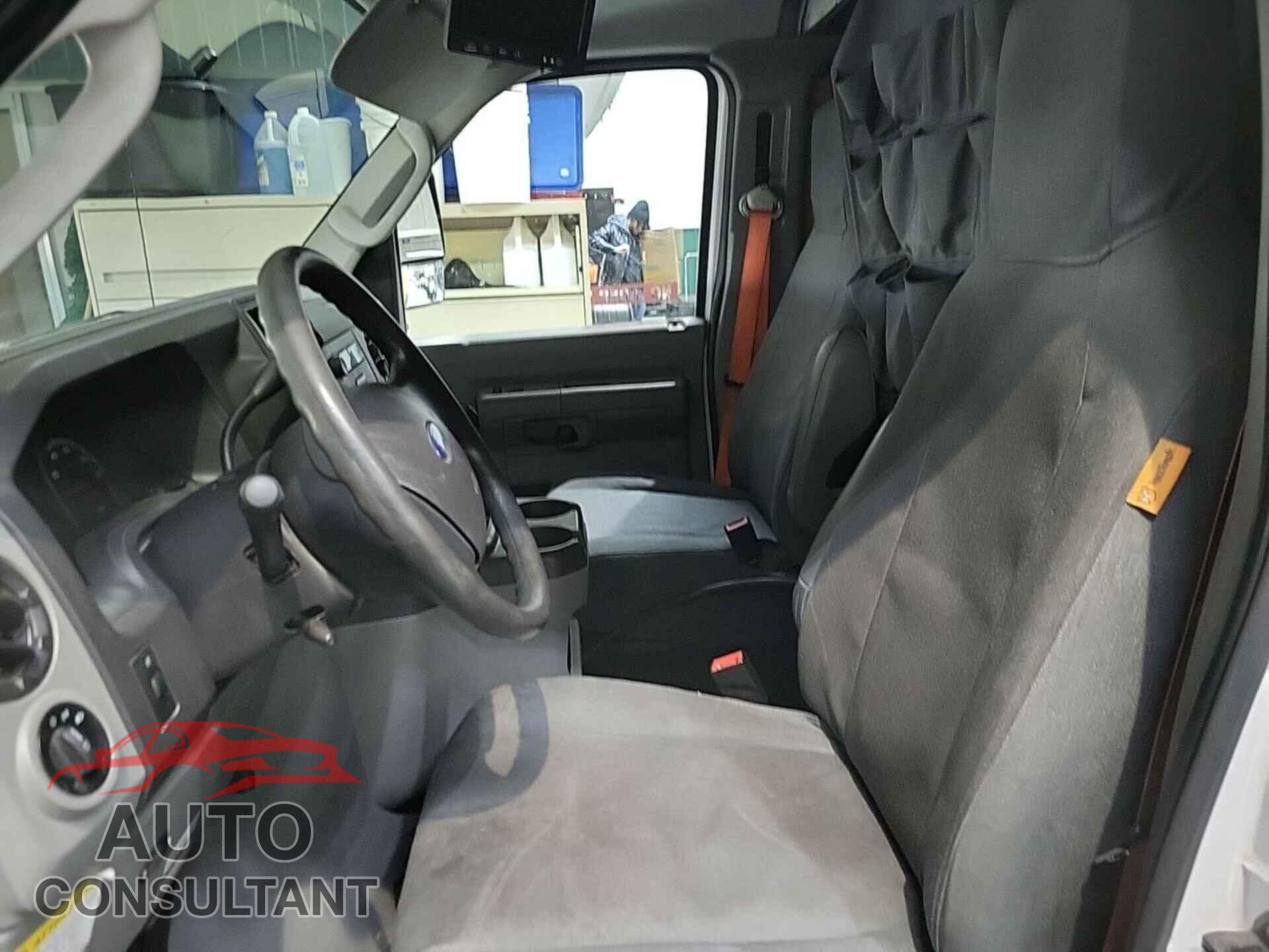 FORD E-450 CUTAWAY 2018 - 1FDXE4FS9JDC33297