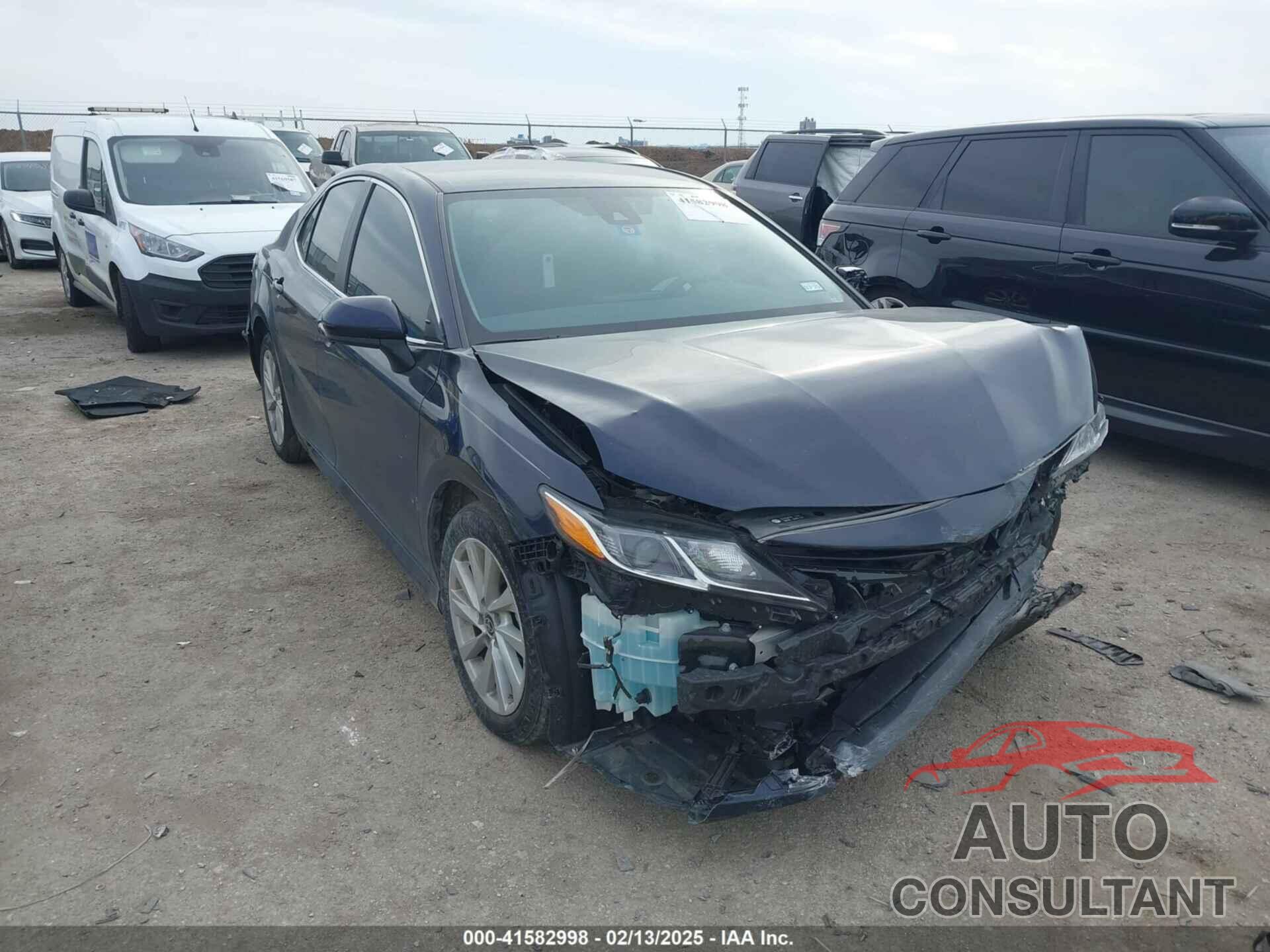 TOYOTA CAMRY 2022 - 4T1C11AK0NU674547