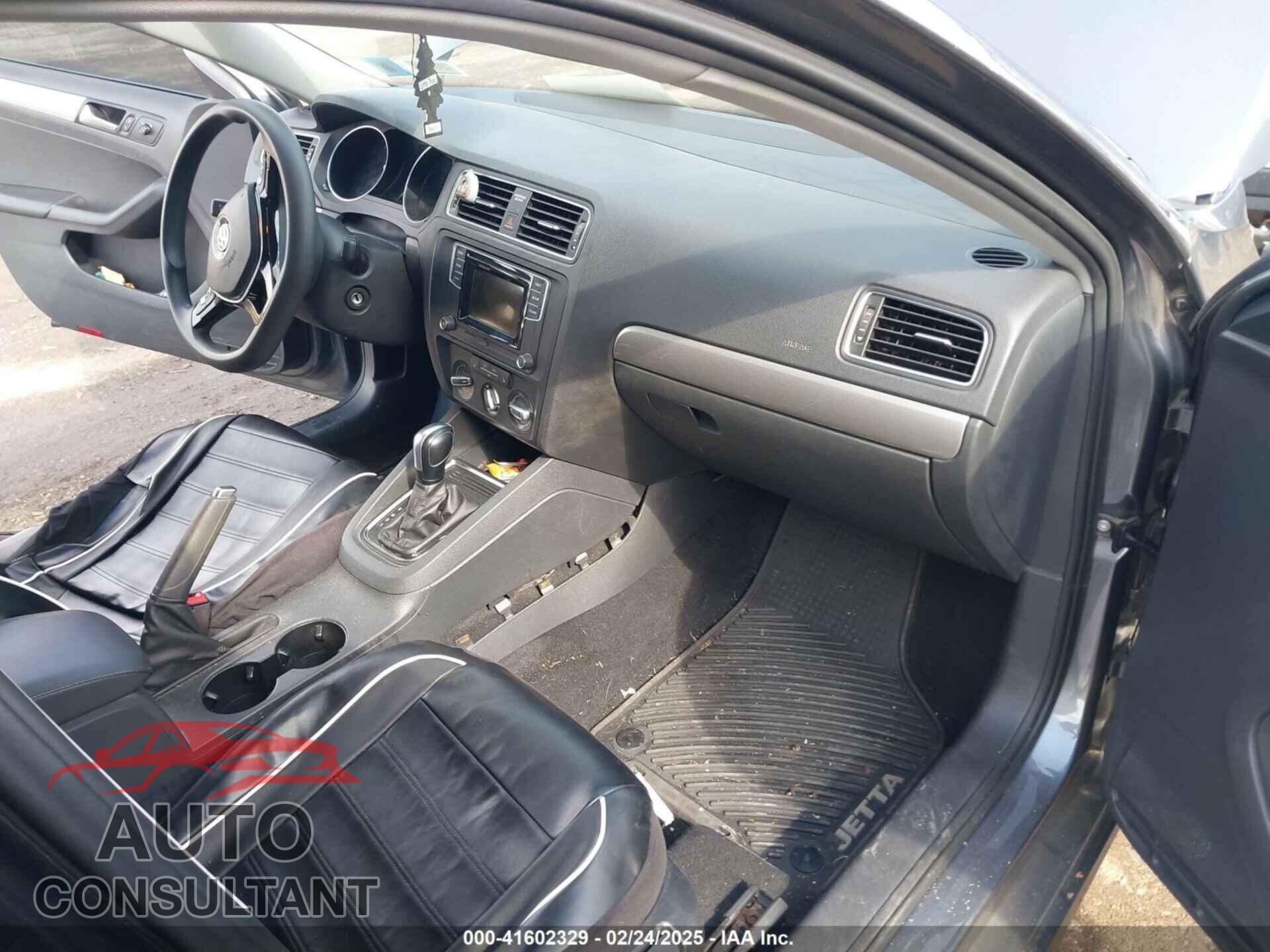 VOLKSWAGEN JETTA 2017 - 3VW2B7AJ2HM401574
