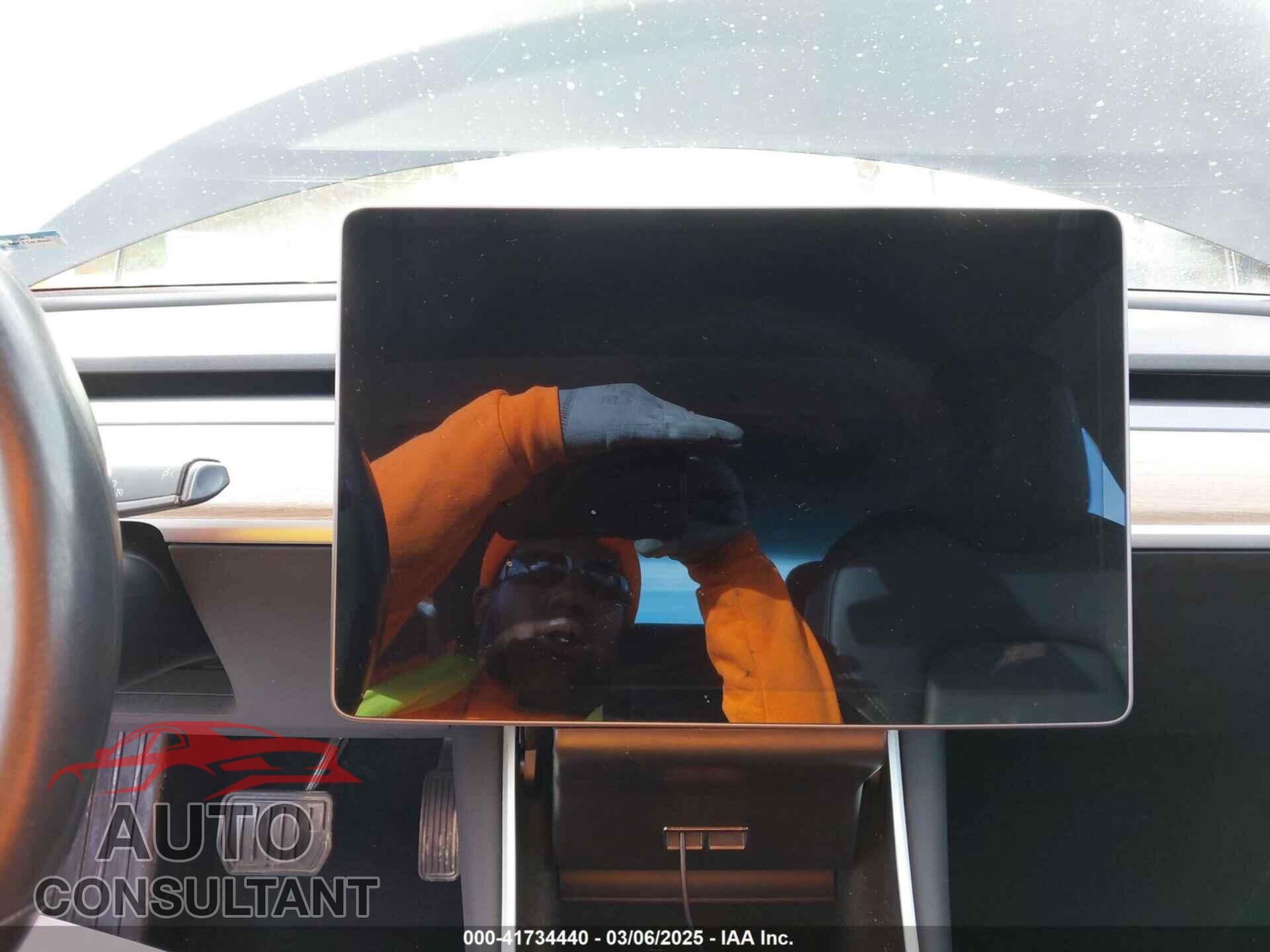 TESLA MODEL 3 2019 - 5YJ3E1EA8KF192908