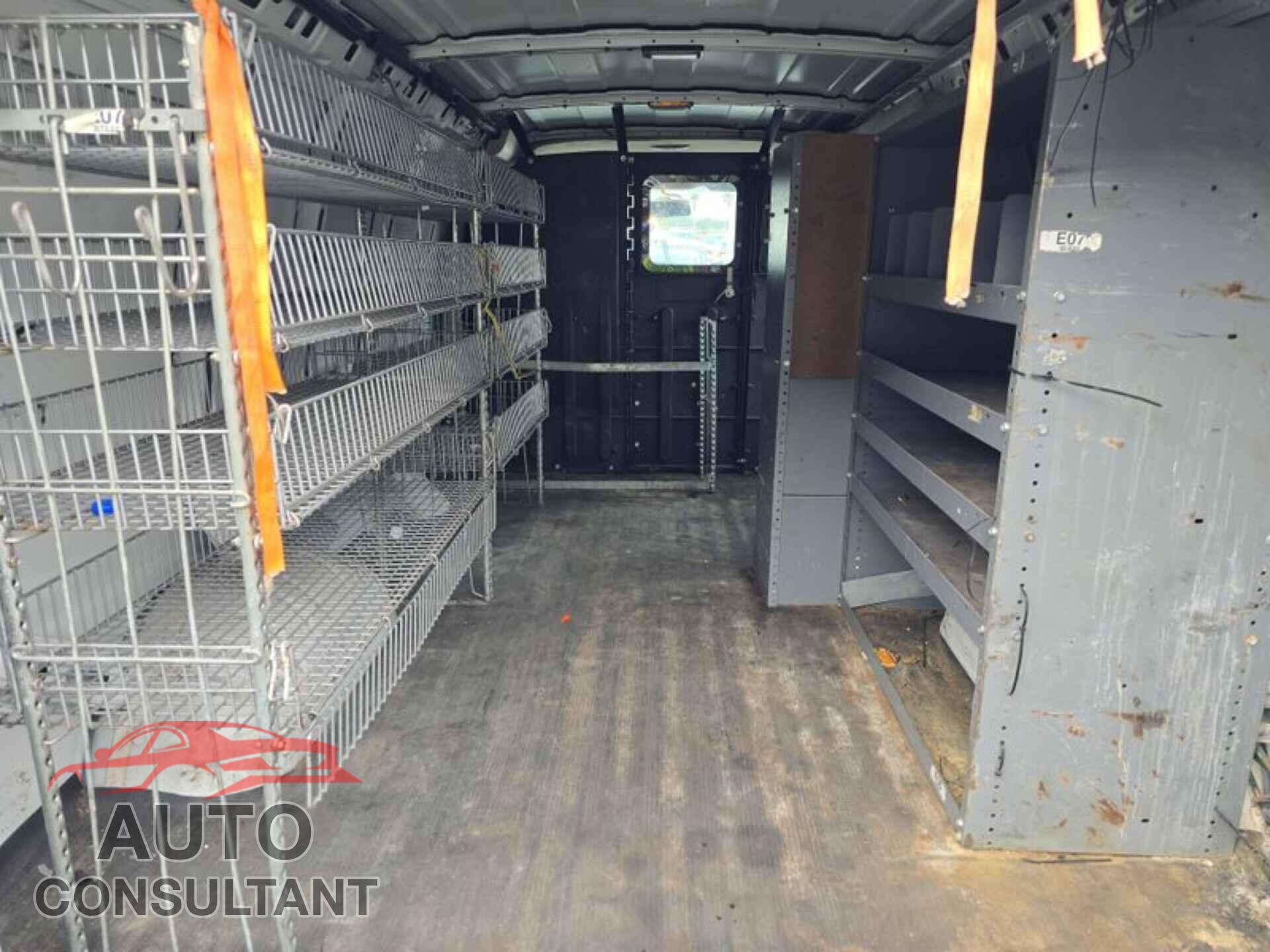 CHEVROLET EXPRESS G1500 2014 - 1GCSGAFX4E1150919