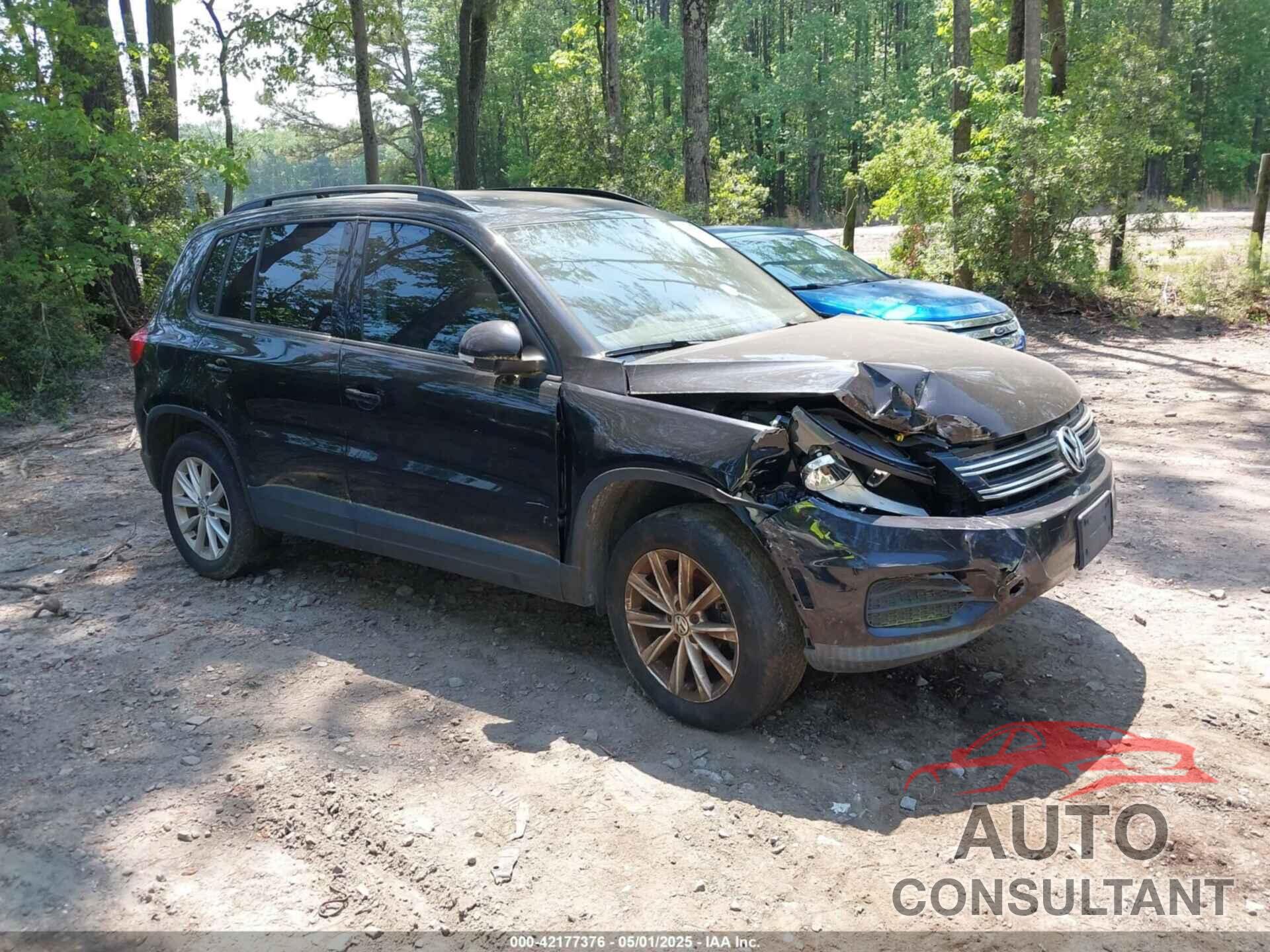 VOLKSWAGEN TIGUAN LIMITED 2018 - WVGAV7AX1JK000620