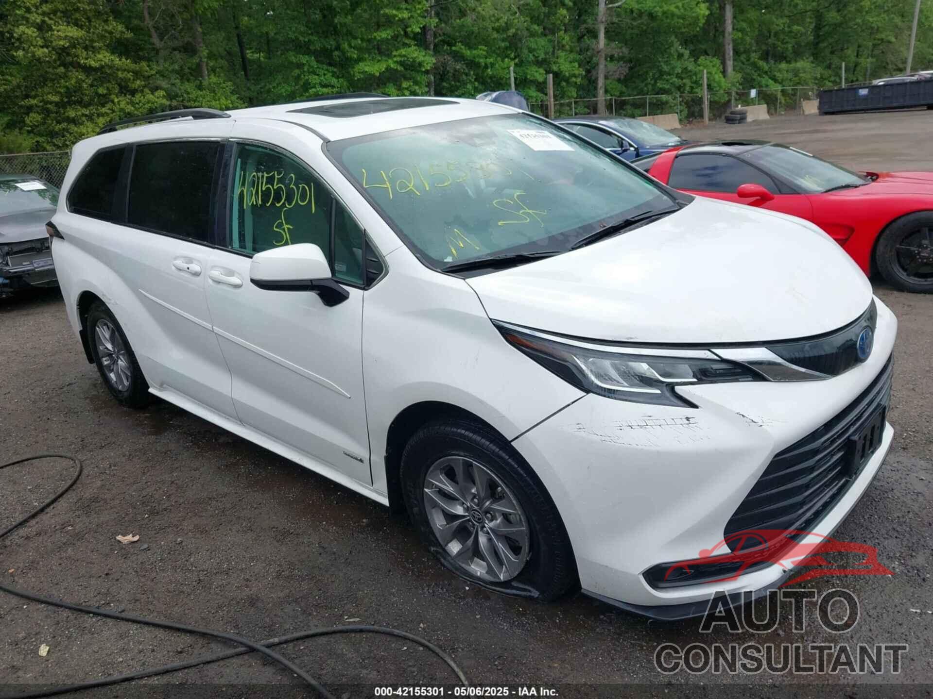 TOYOTA SIENNA 2021 - 5TDBRKEC8MS008394