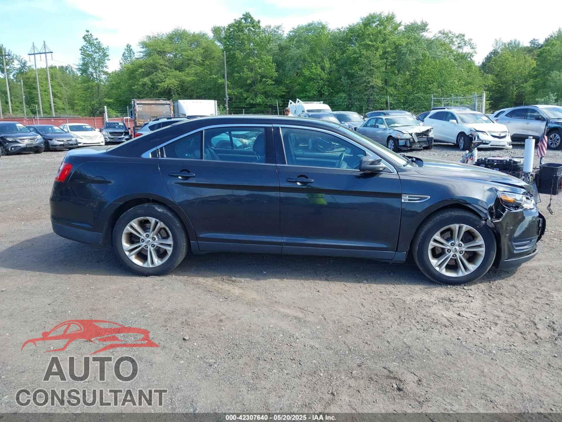 FORD TAURUS 2015 - 1FAHP2E88FG181055