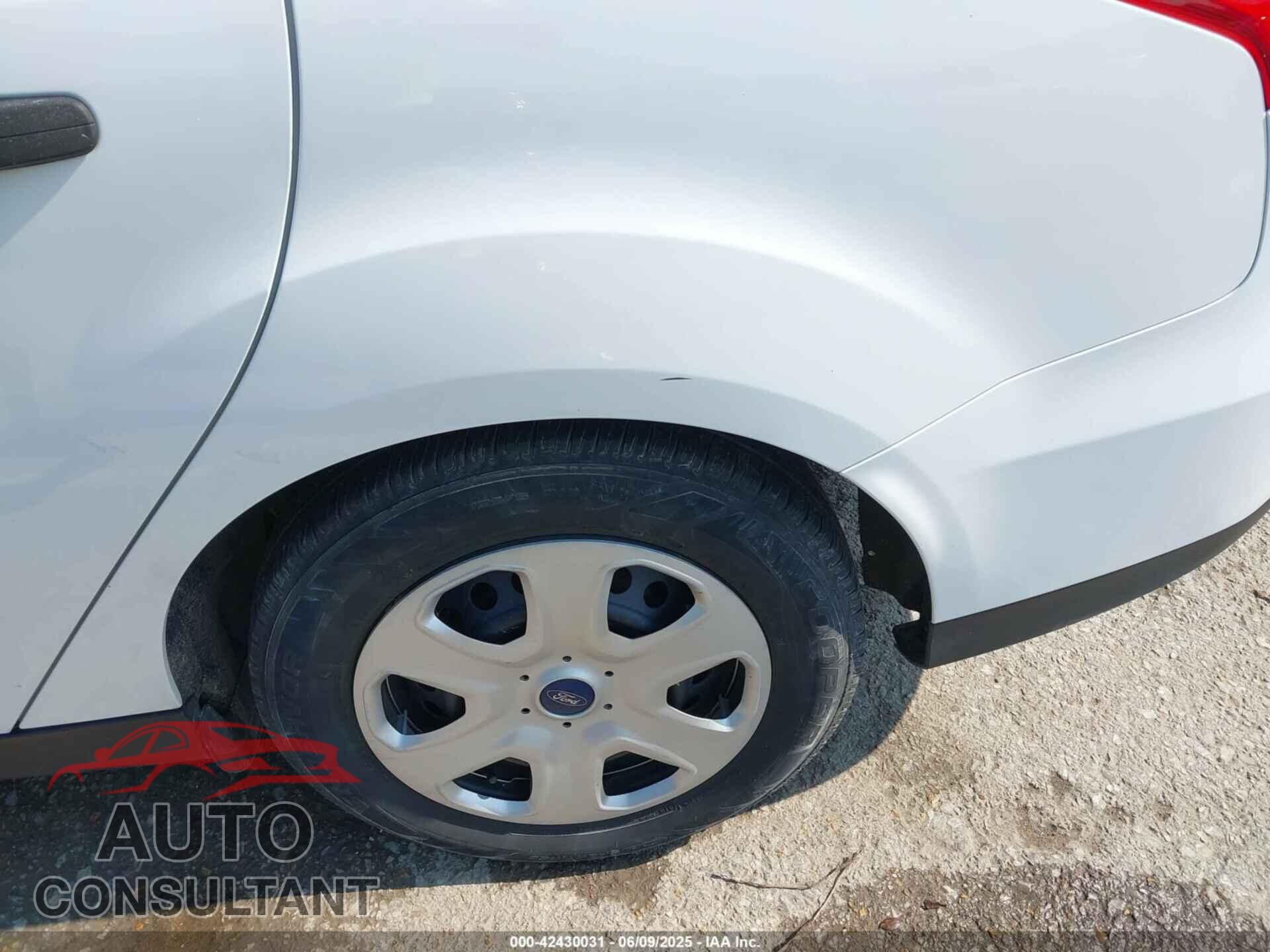 FORD FOCUS 2017 - 1FADP3E25HL299512