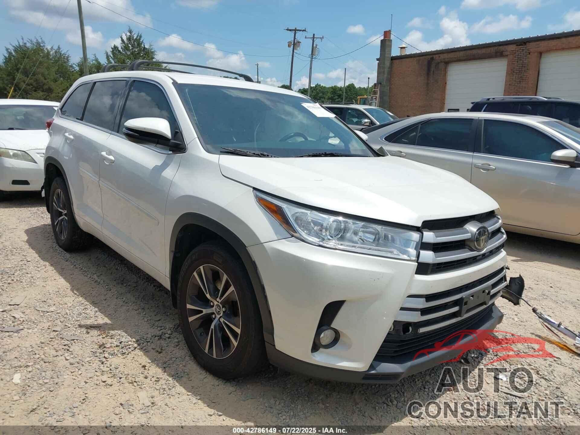 TOYOTA HIGHLANDER 2018 - 5TDBZRFH8JS844513