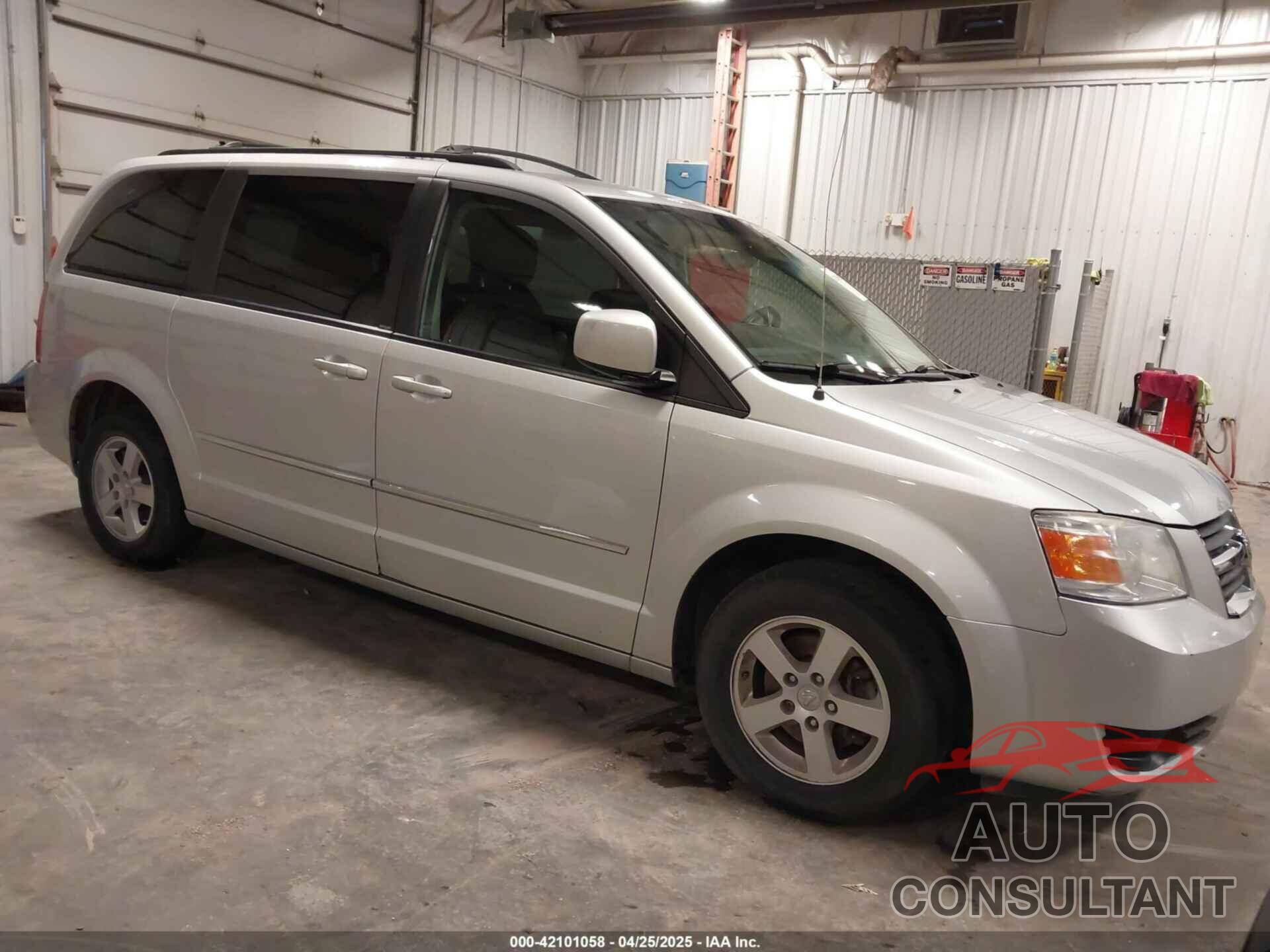 DODGE GRAND CARAVAN 2010 - 2D4RN5D11AR443731