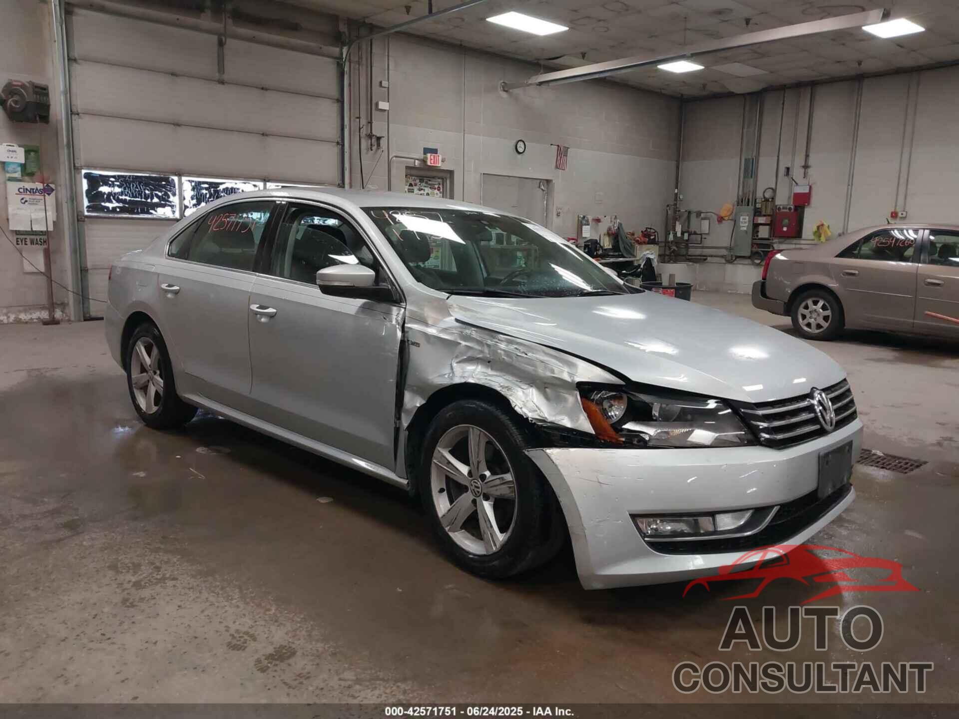 VOLKSWAGEN PASSAT 2015 - 1VWAT7A34FC103407