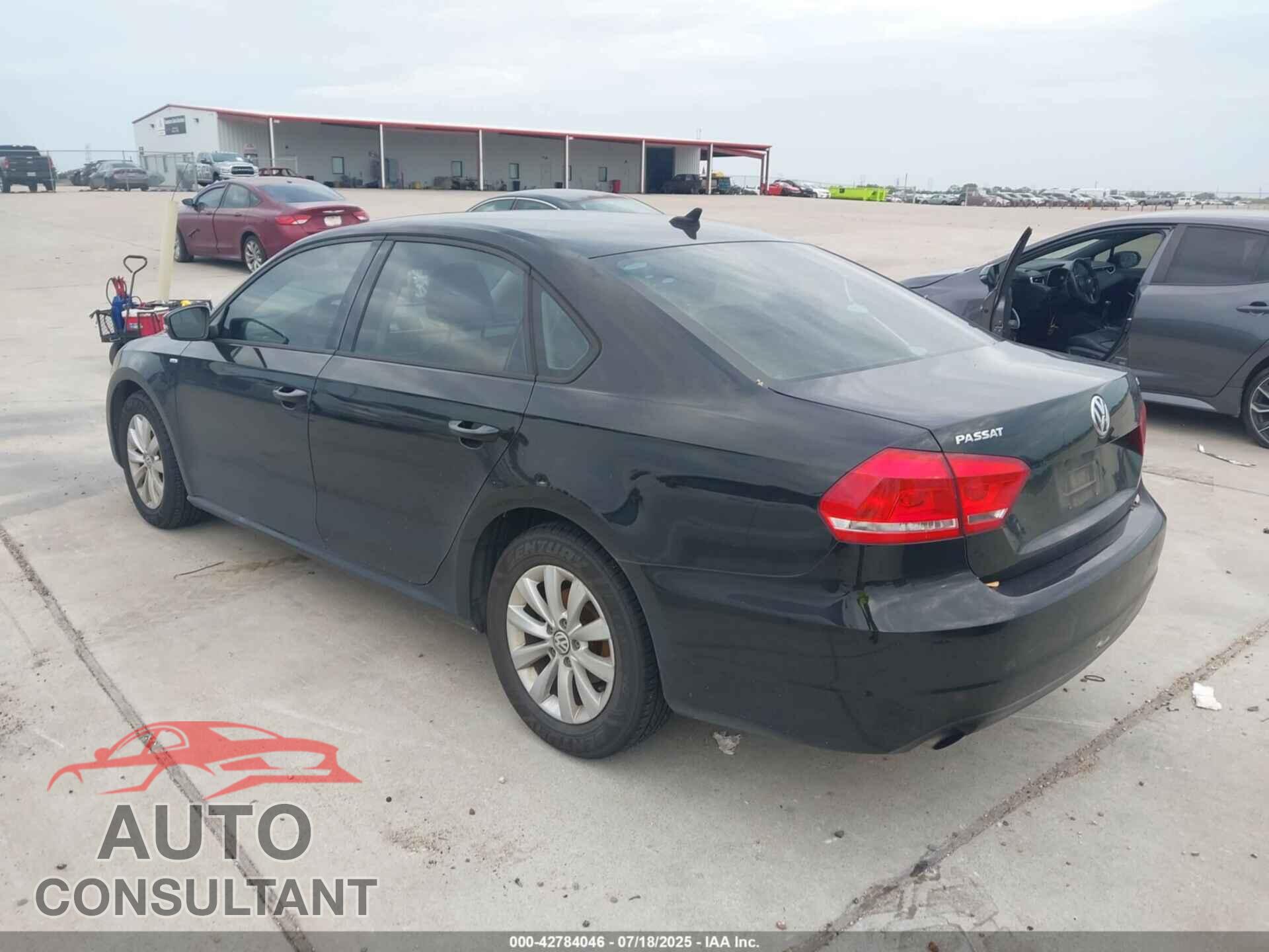 VOLKSWAGEN PASSAT 2014 - 1VWAT7A38EC071608