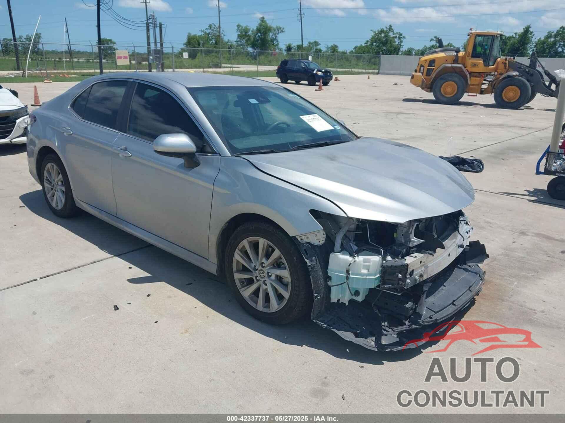 TOYOTA CAMRY 2022 - 4T1C11AK0NU627812