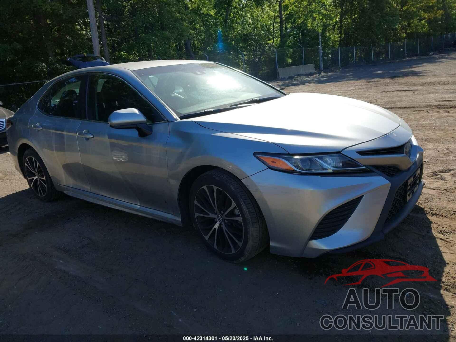 TOYOTA CAMRY 2018 - 4T1B11HK8JU014347