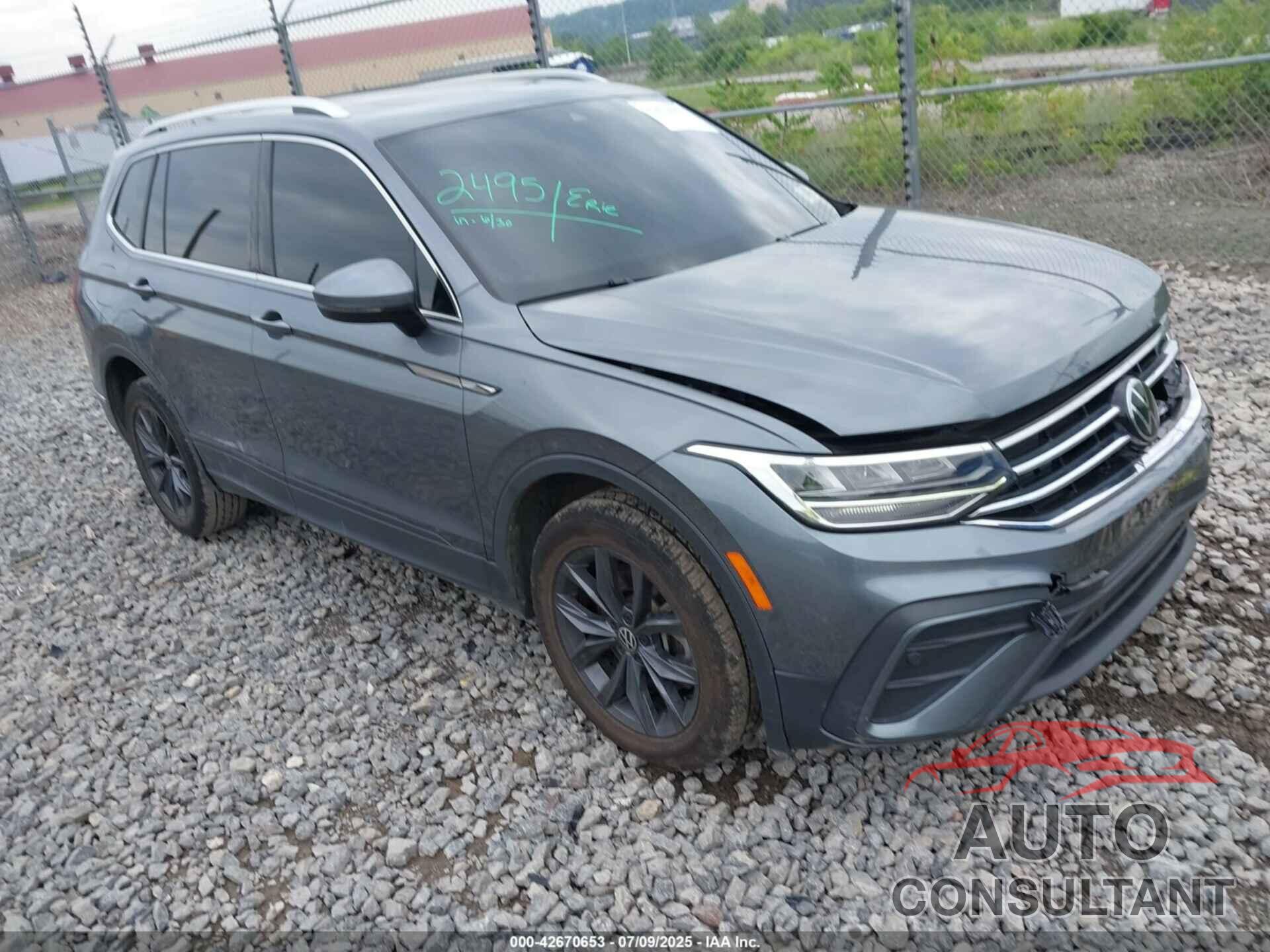 VOLKSWAGEN TIGUAN 2022 - 3VV2B7AX8NM042171