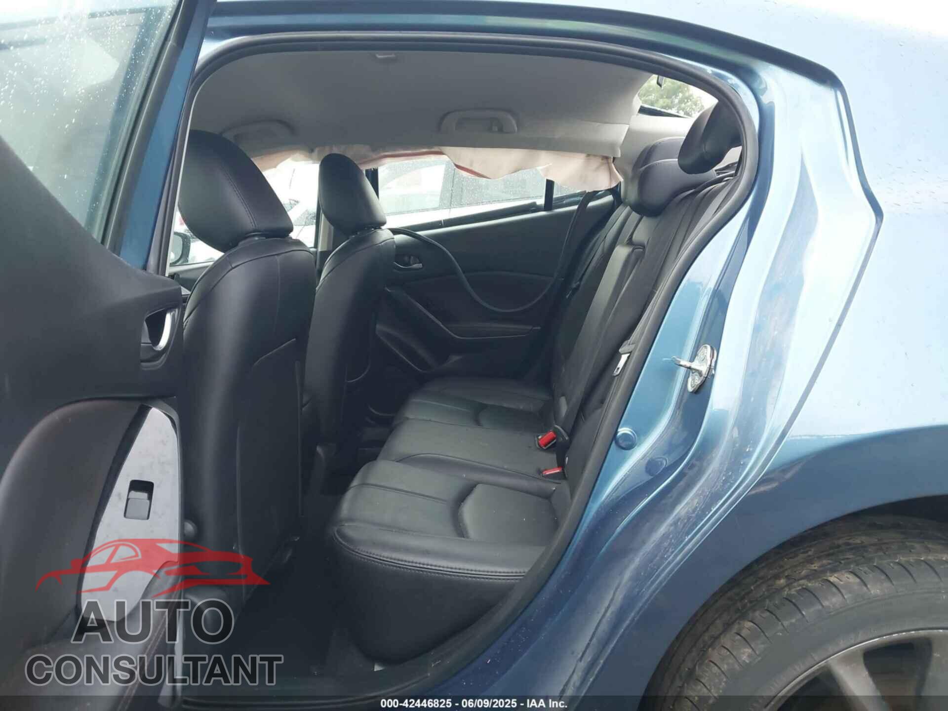 MAZDA MAZDA3 2018 - 3MZBN1V34JM169548