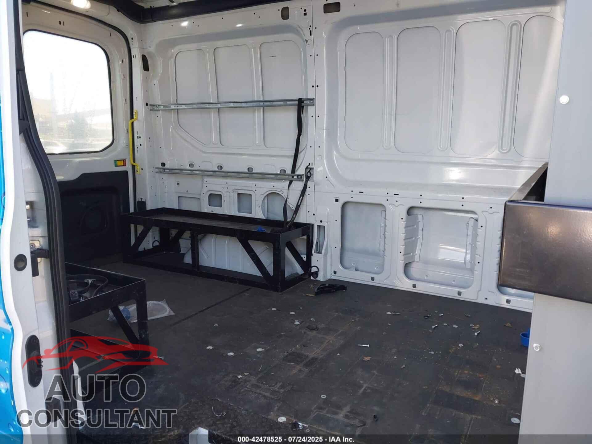 FORD TRANSIT-150 2018 - 1FTYE1CM2JKB42364