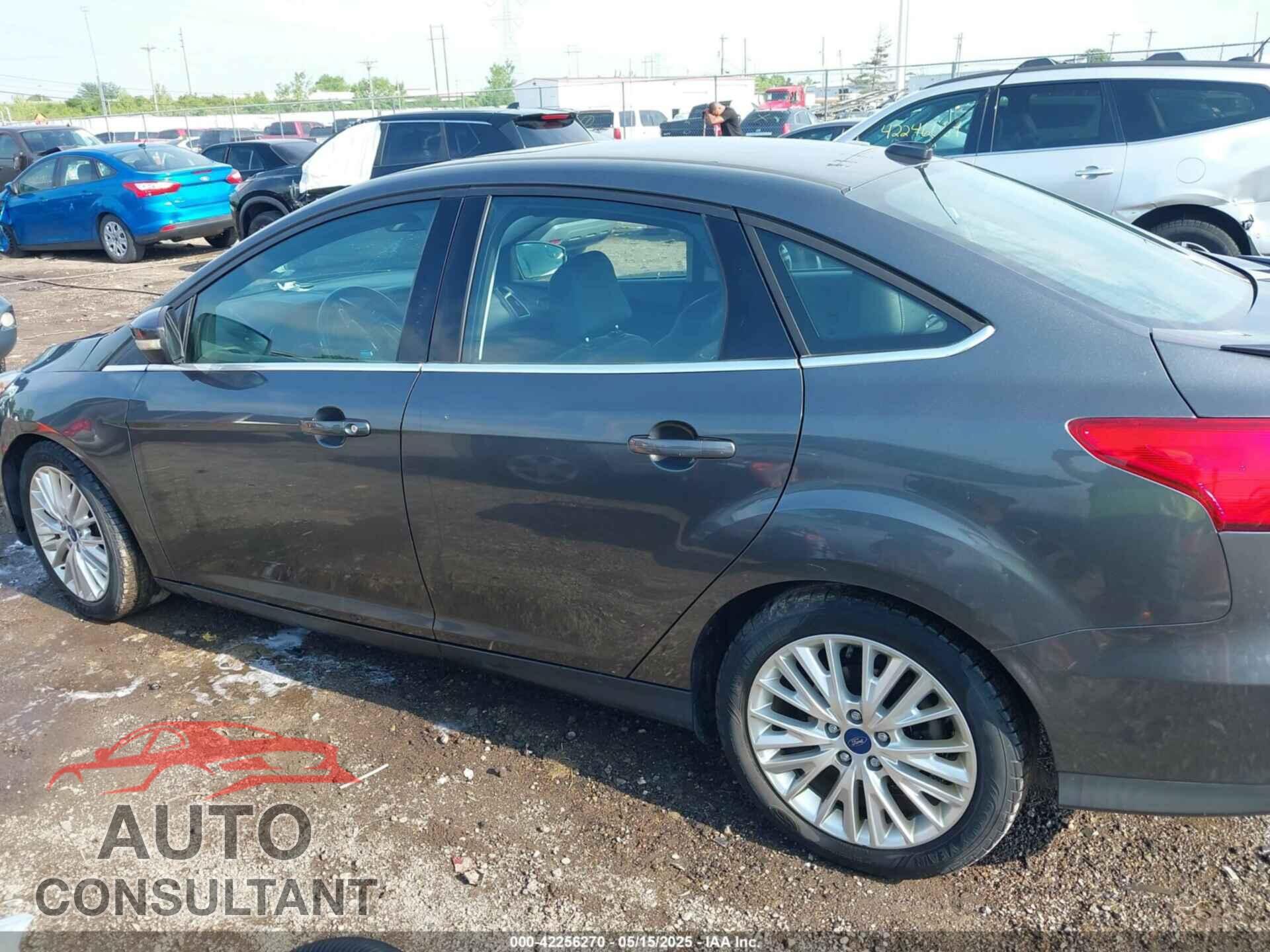 FORD FOCUS 2017 - 1FADP3J21HL203736