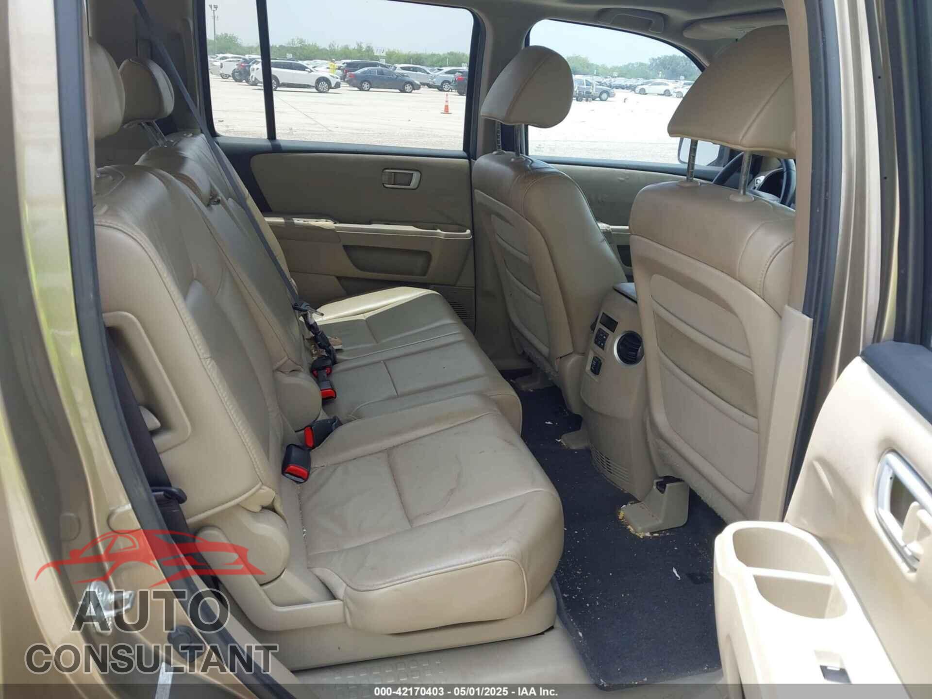 HONDA PILOT 2011 - 5FNYF3H57BB021144