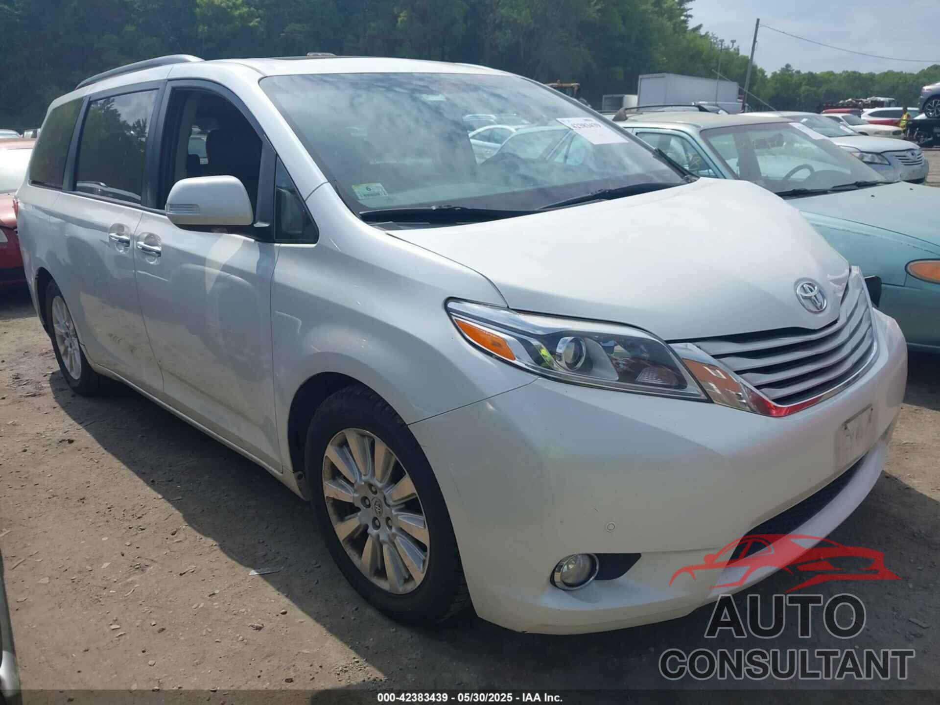 TOYOTA SIENNA 2015 - 5TDYK3DC8FS573348