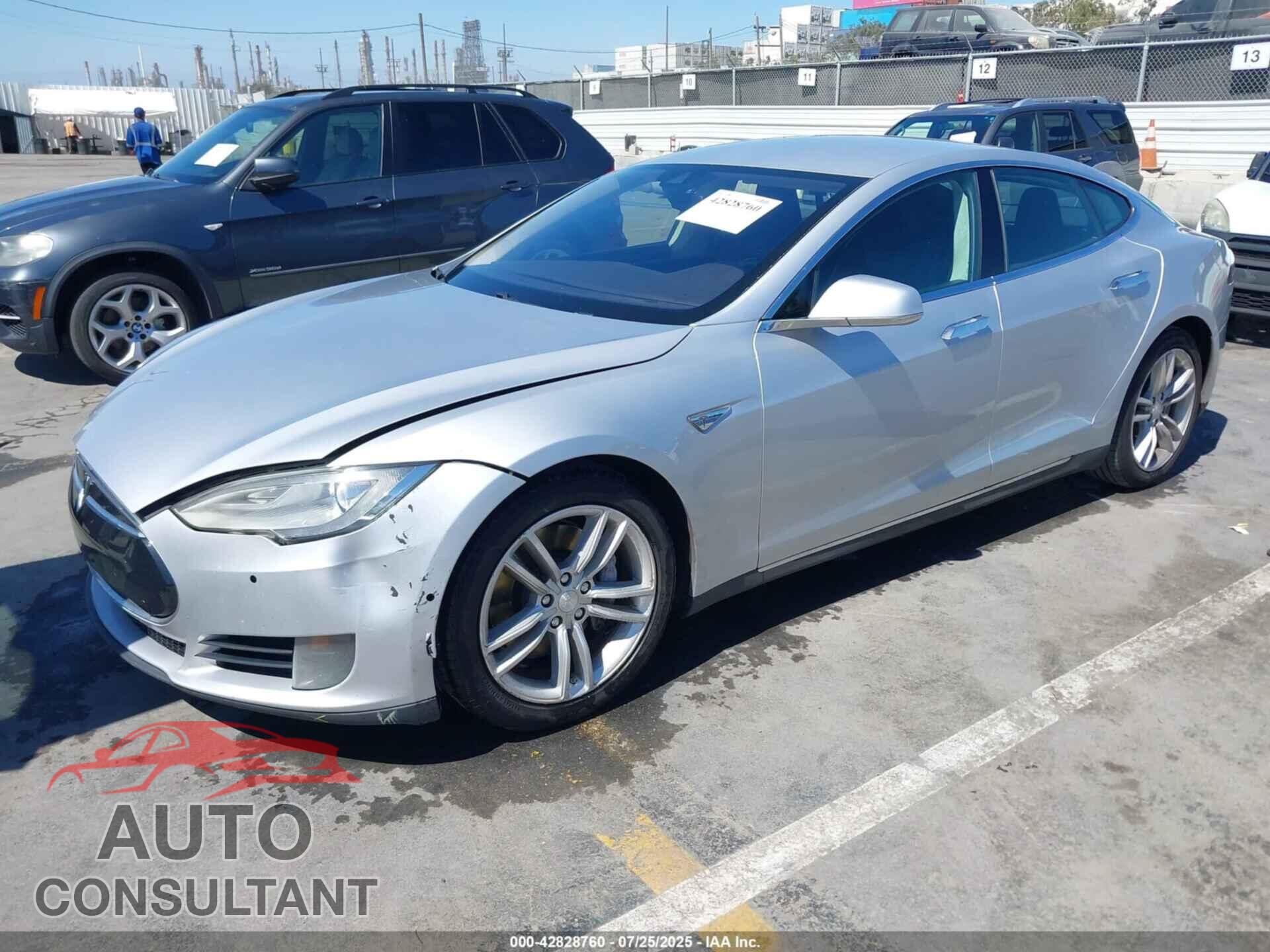 TESLA MODEL S 2015 - 5YJSA1E13FF115411
