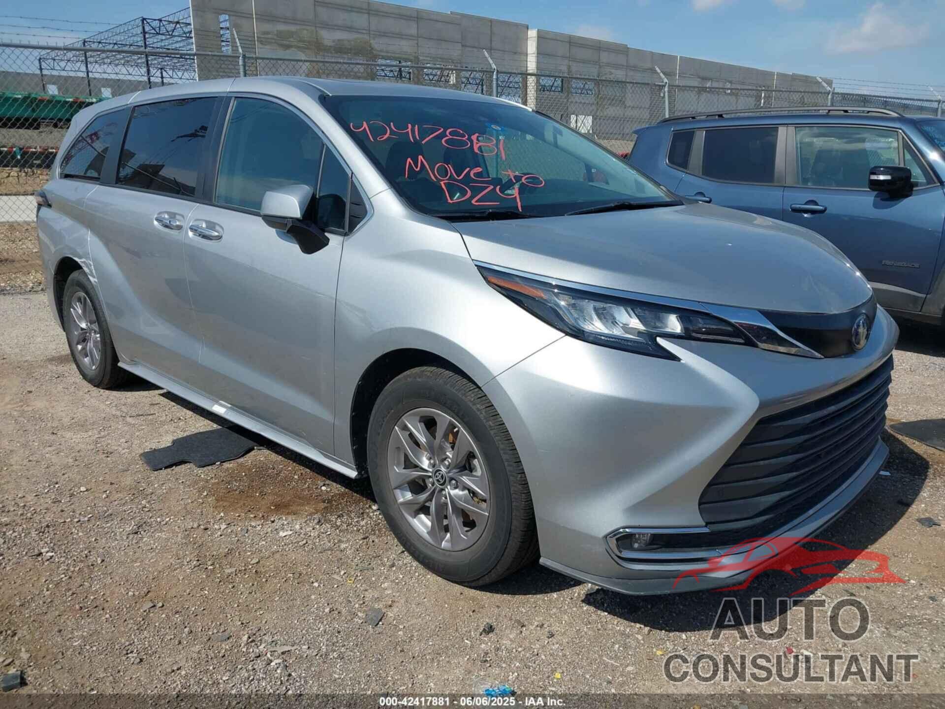 TOYOTA SIENNA 2022 - 5TDYRKEC8NS109477