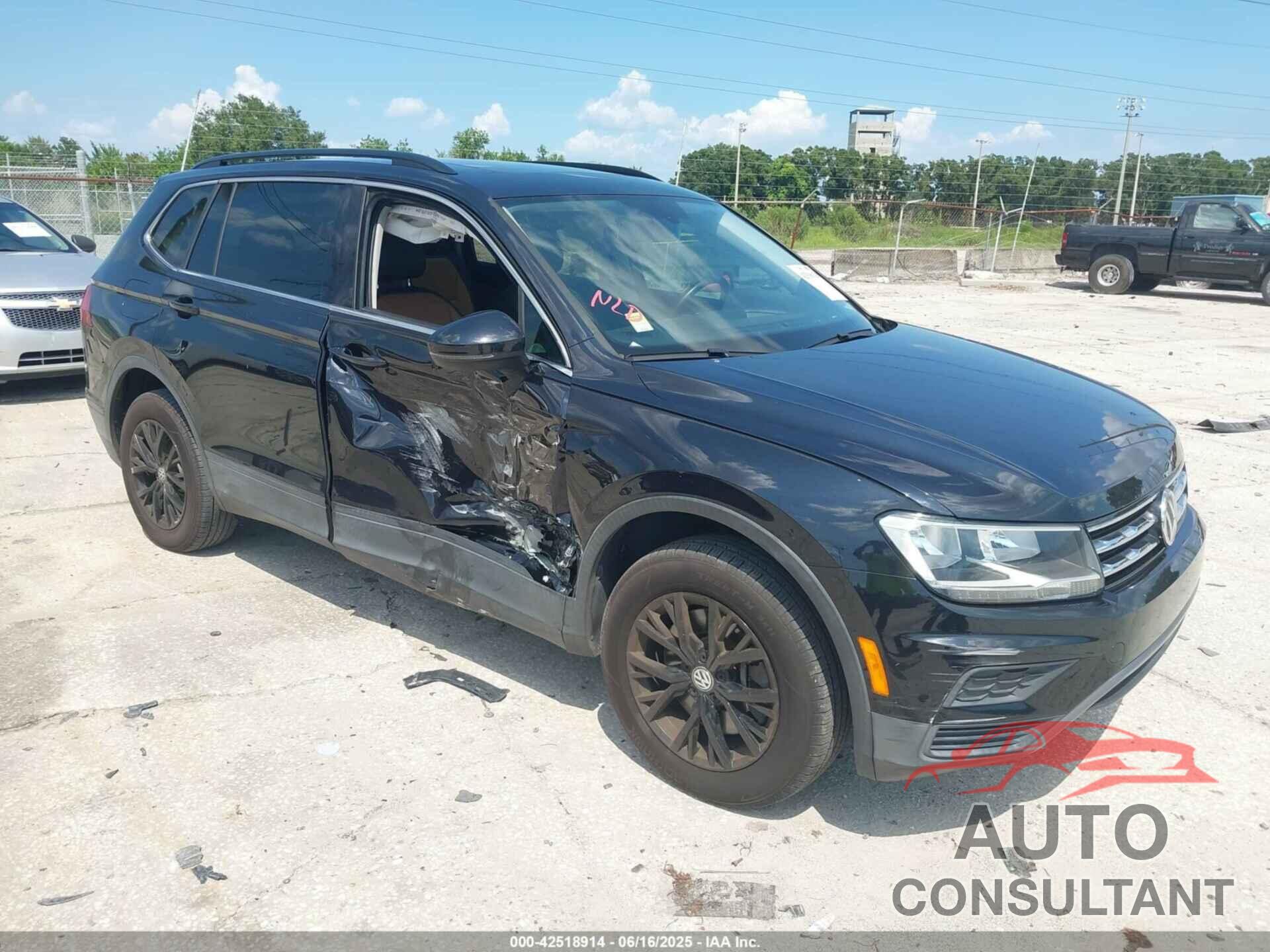 VOLKSWAGEN TIGUAN 2019 - 3VV3B7AX6KM098772