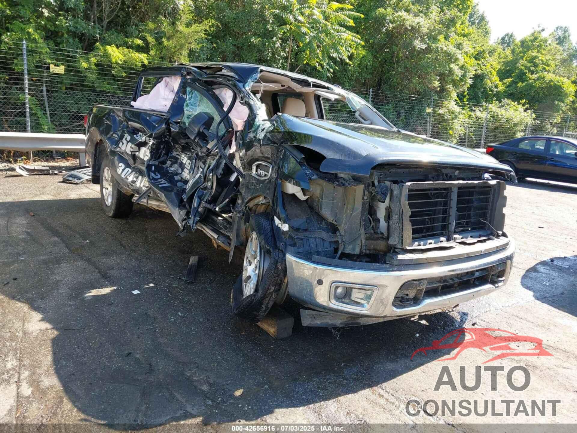 NISSAN TITAN 2017 - 1N6AA1E5XHN559255