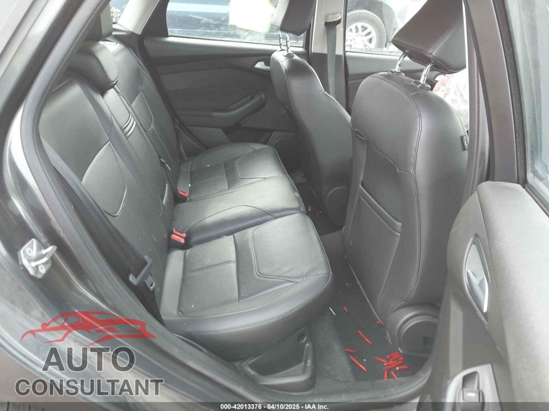 FORD FOCUS 2016 - 1FADP3K27GL370020