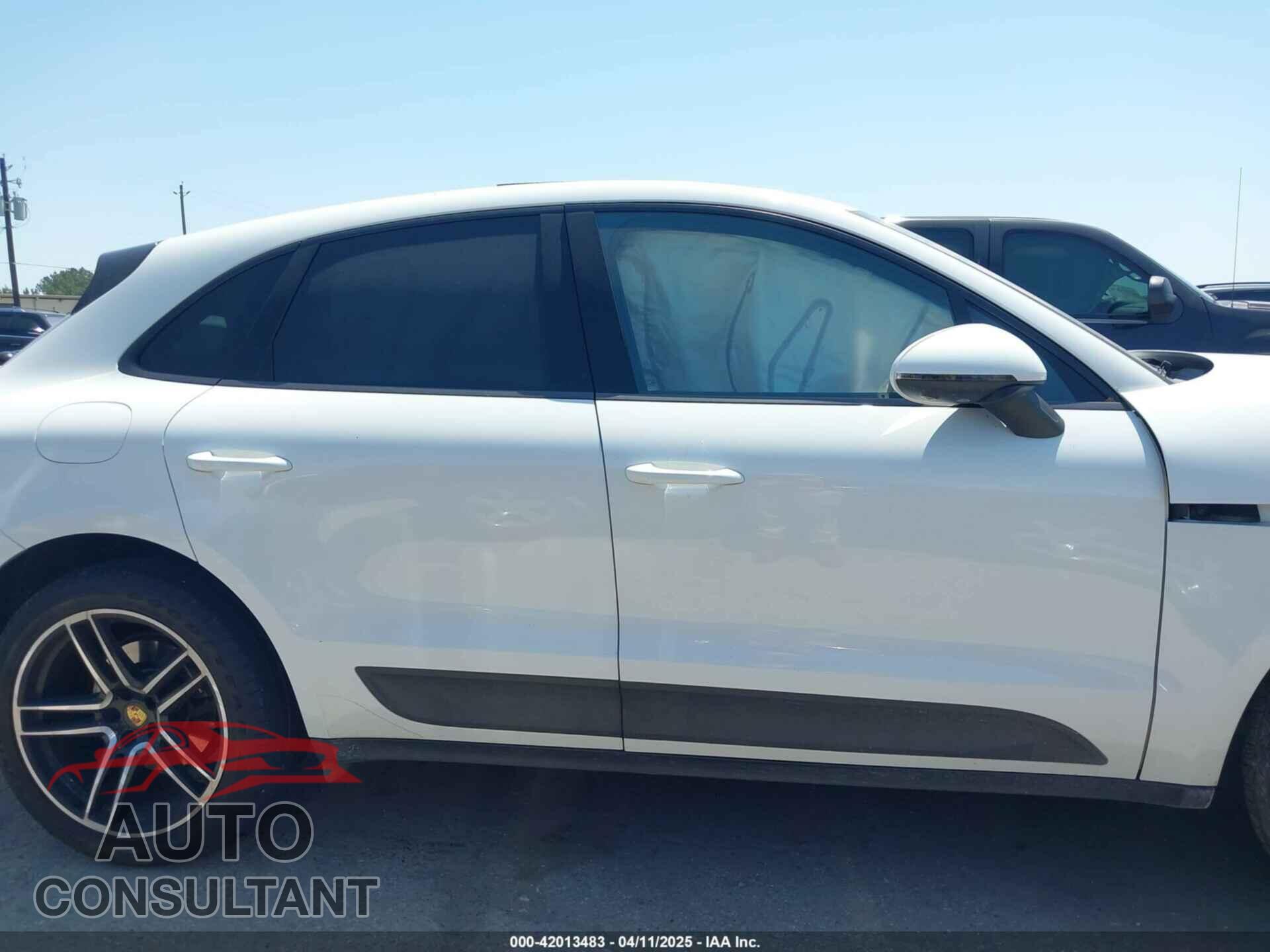 PORSCHE MACAN 2021 - WP1AA2A59MLB00947