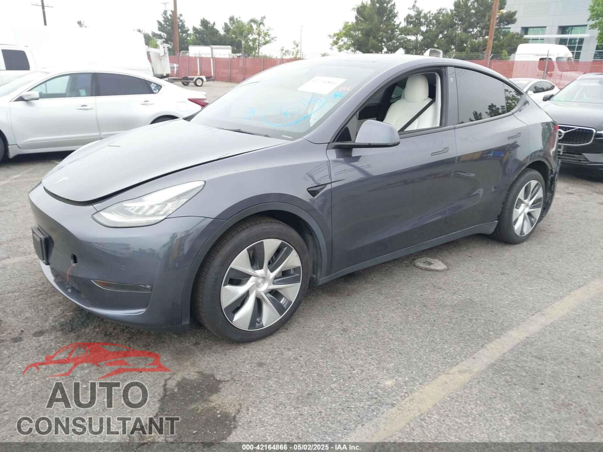 TESLA MODEL Y 2021 - 5YJYGDEEXMF092901