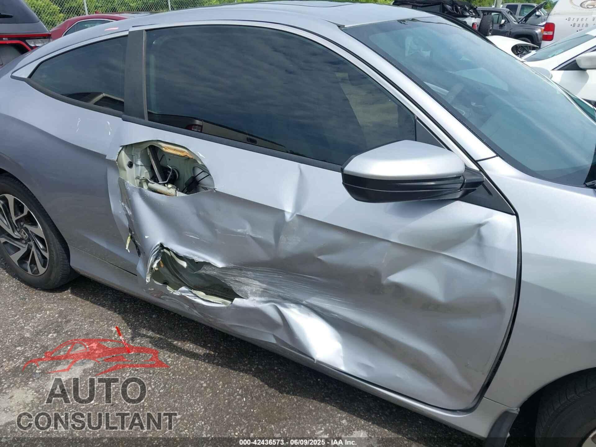 HONDA CIVIC 2018 - 2HGFC4B09JH303301