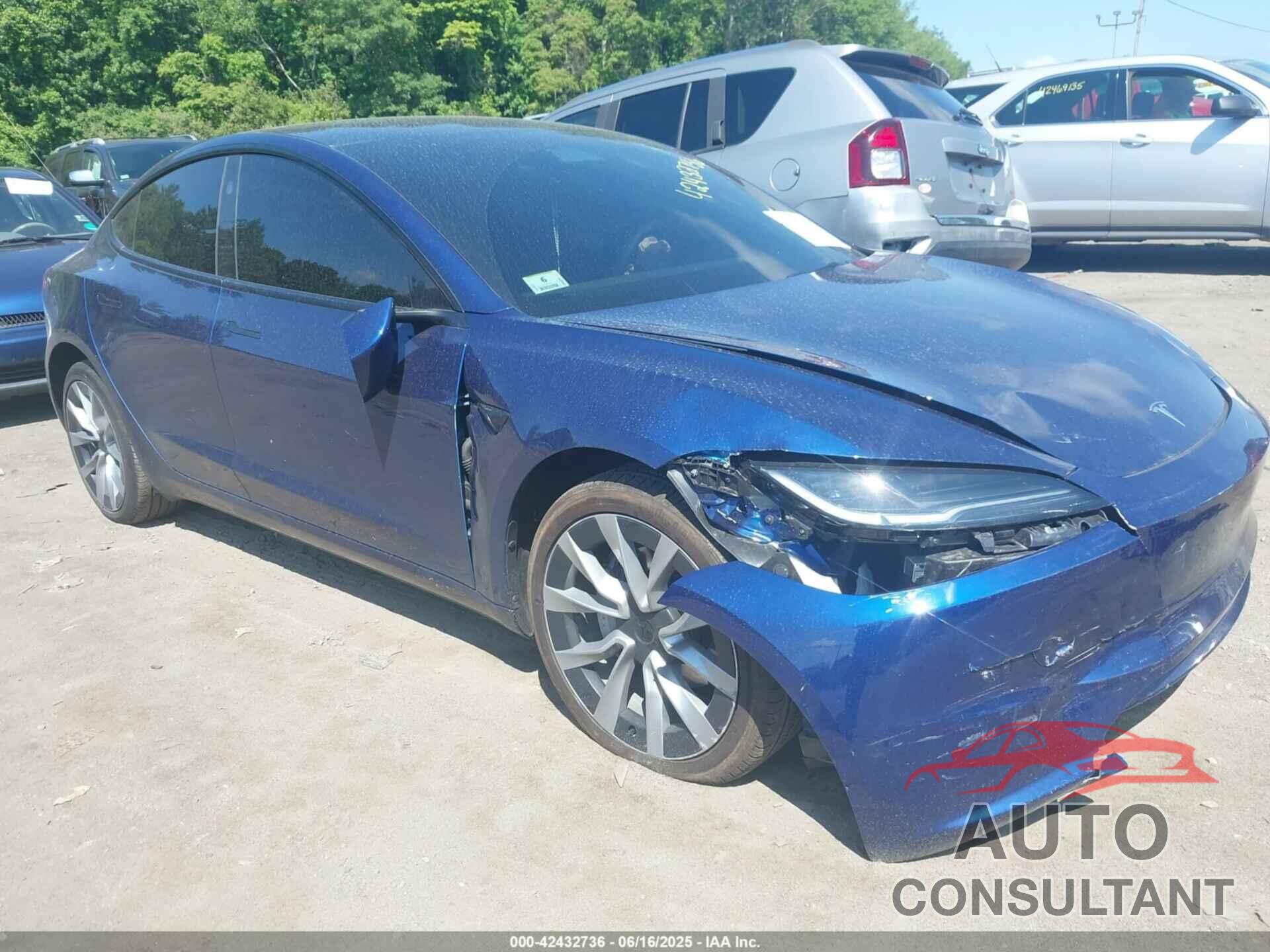 TESLA MODEL 3 2024 - 5YJ3E1EA8RF768989