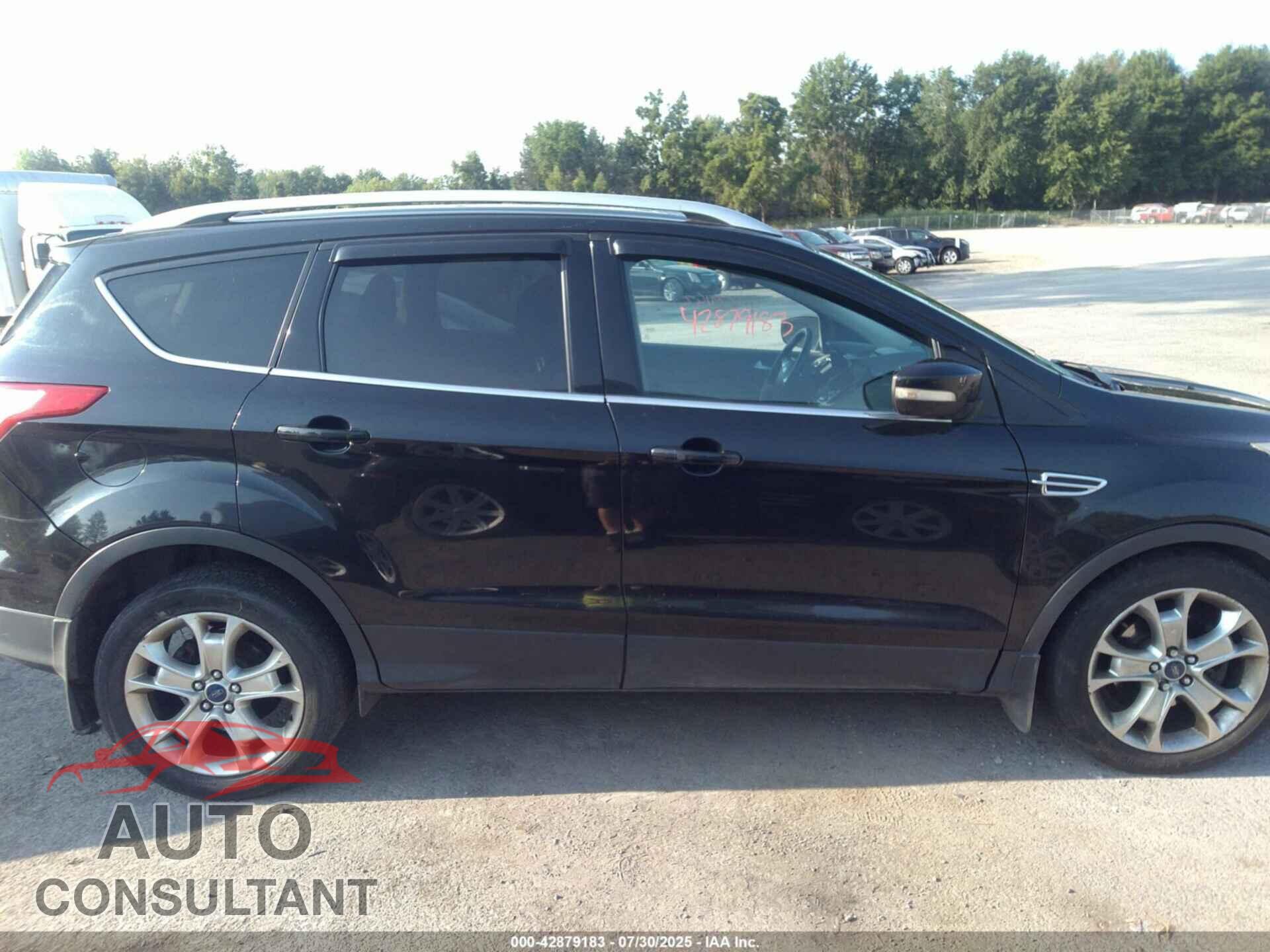 FORD ESCAPE 2015 - 1FMCU9JX1FUB23157